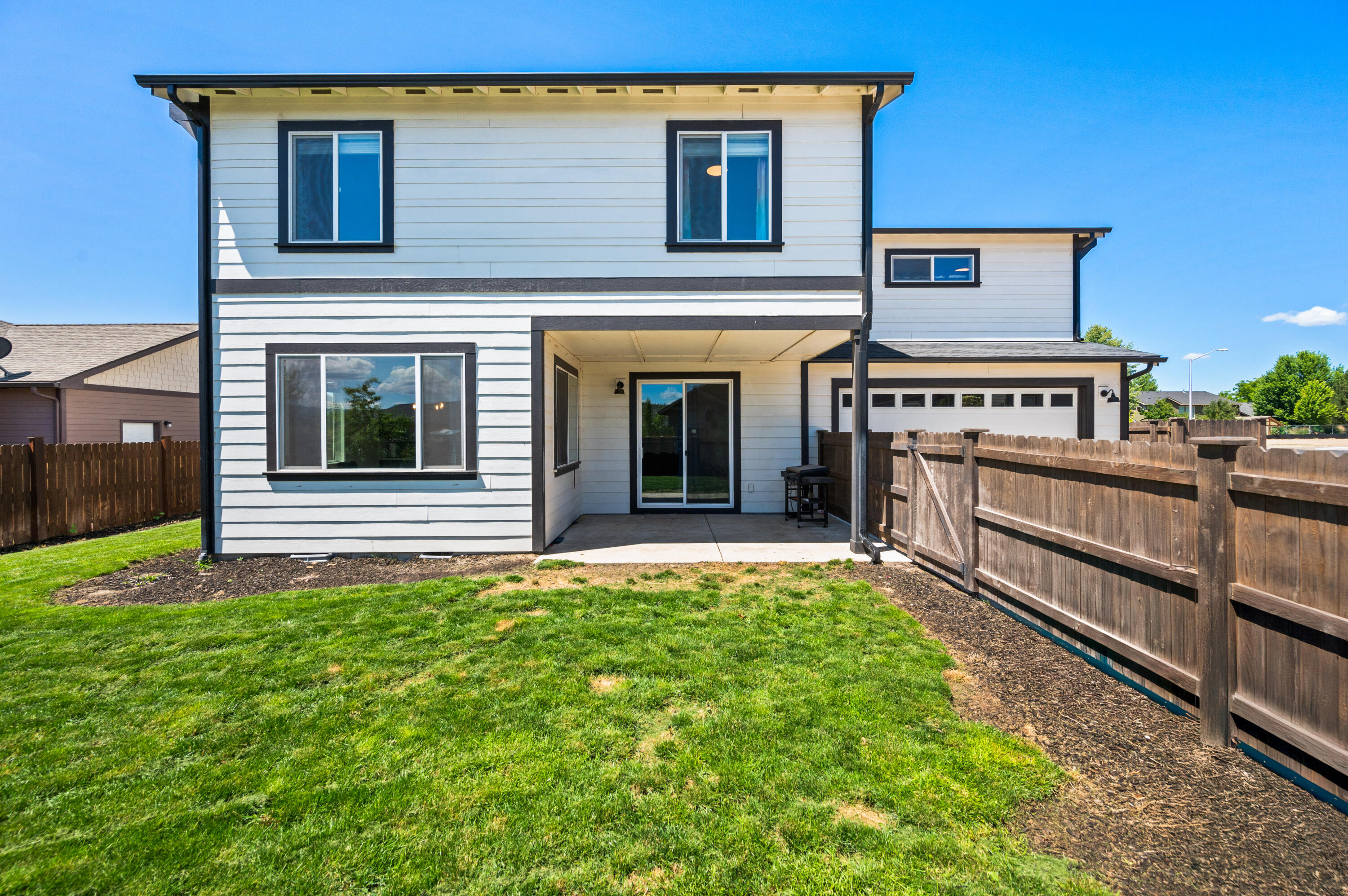 1008 NE Whistle Way