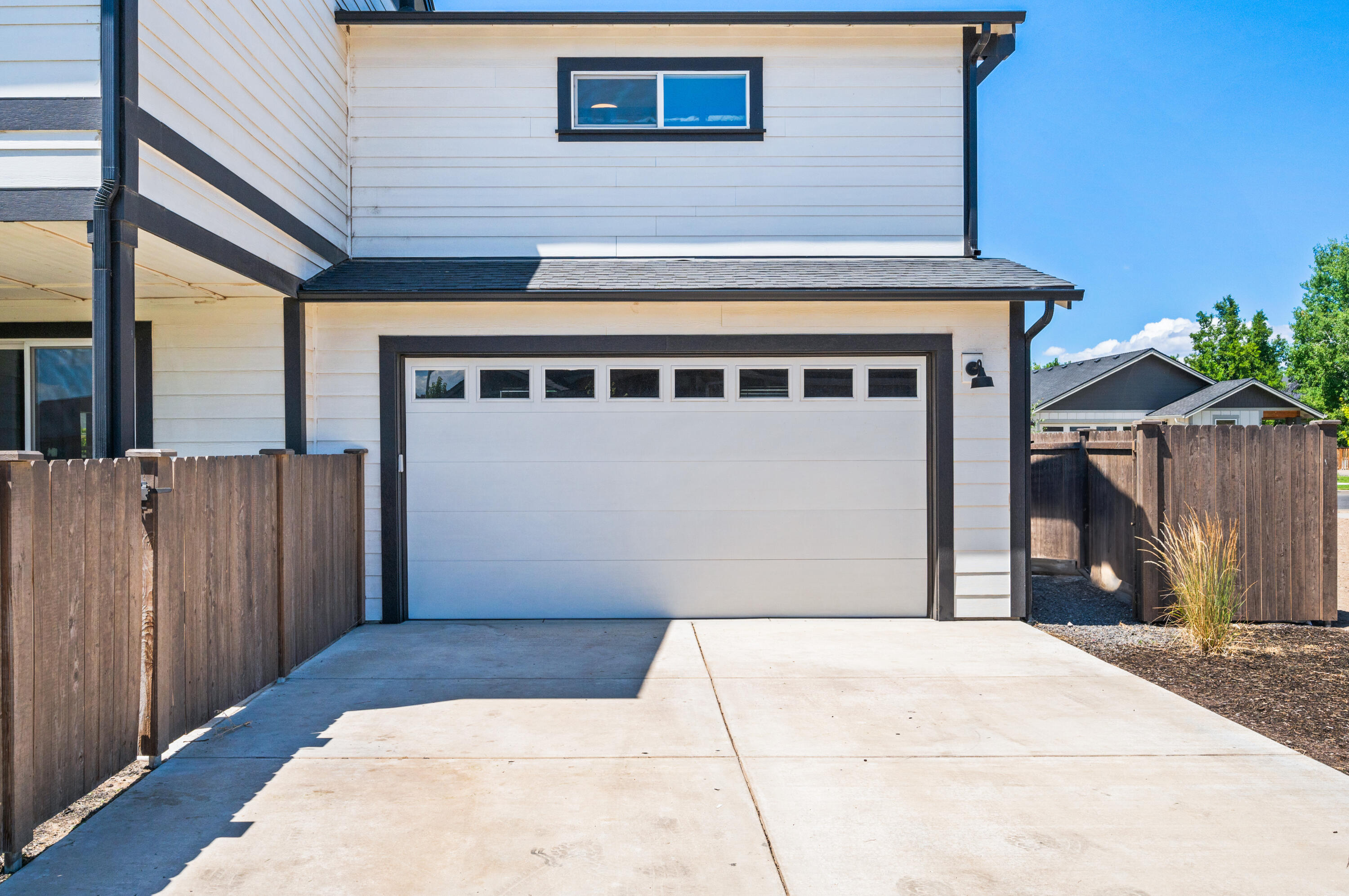 1008 NE Whistle Way