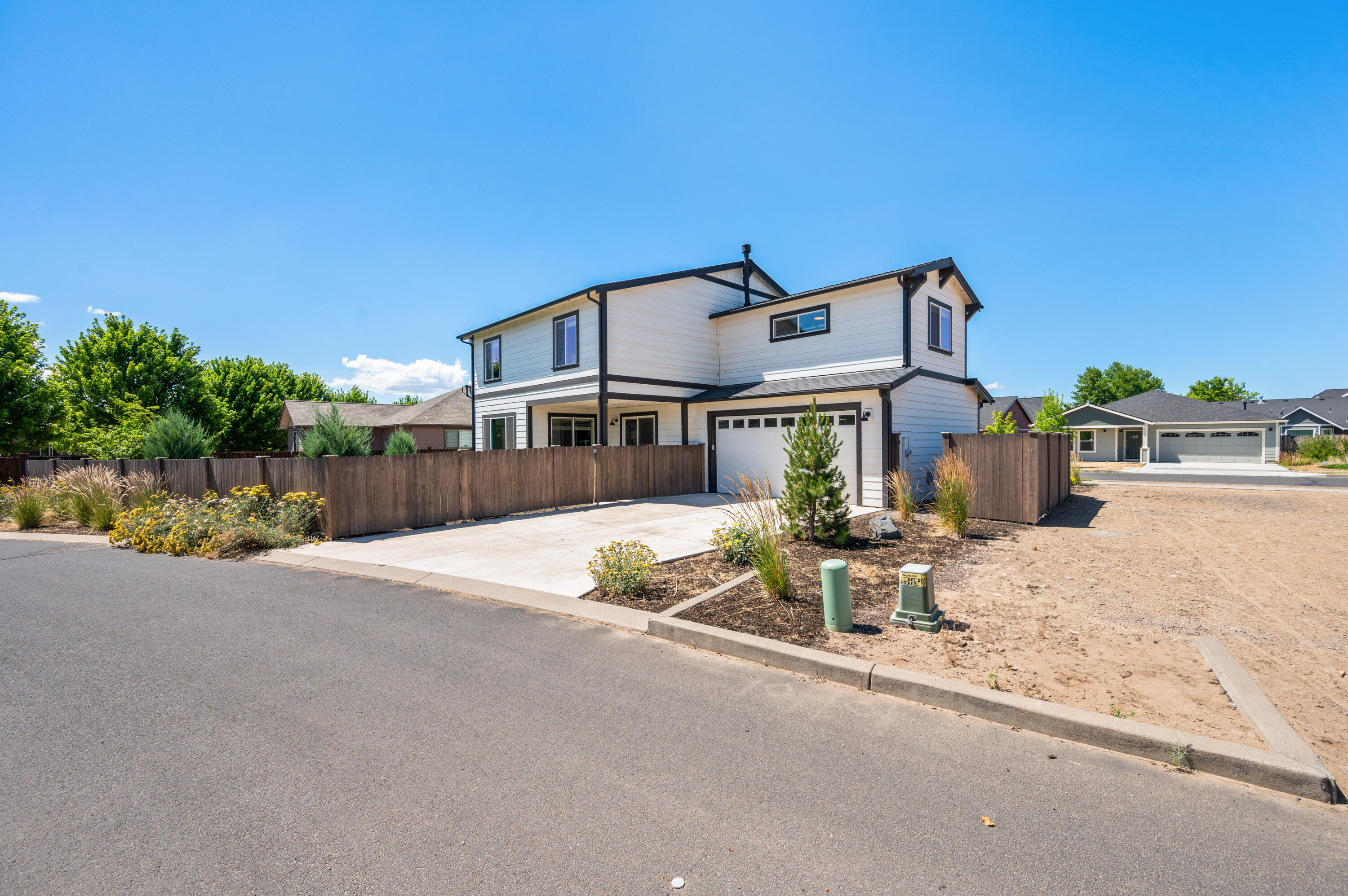 1008 NE Whistle Way