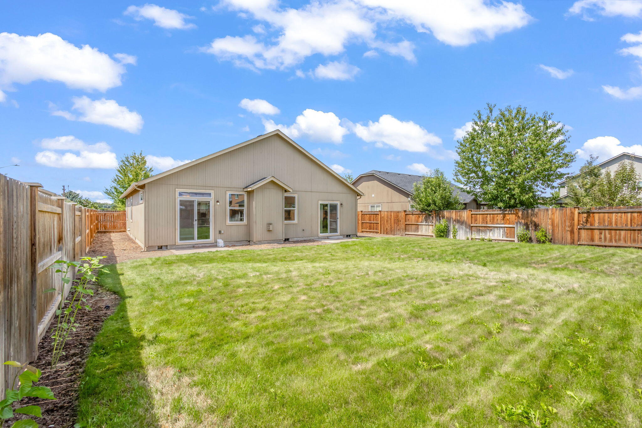 815 NW Green Forest Circle