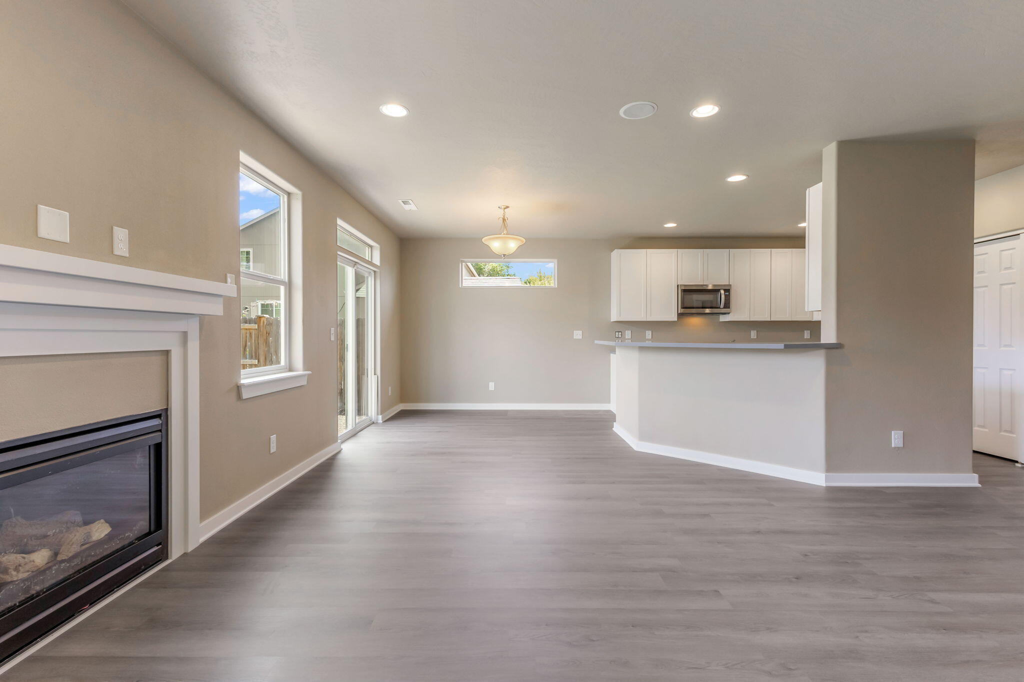 815 NW Green Forest Circle