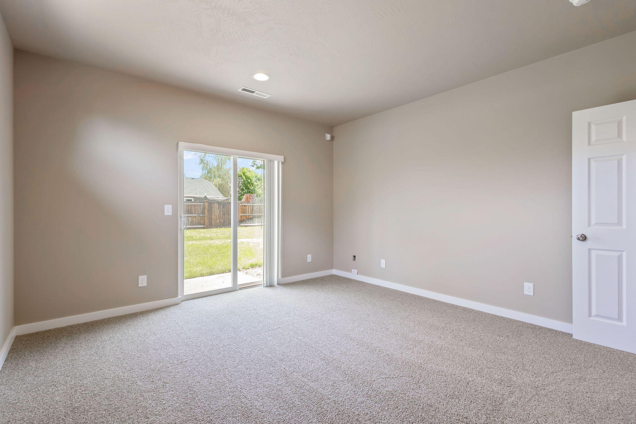 815 NW Green Forest Circle