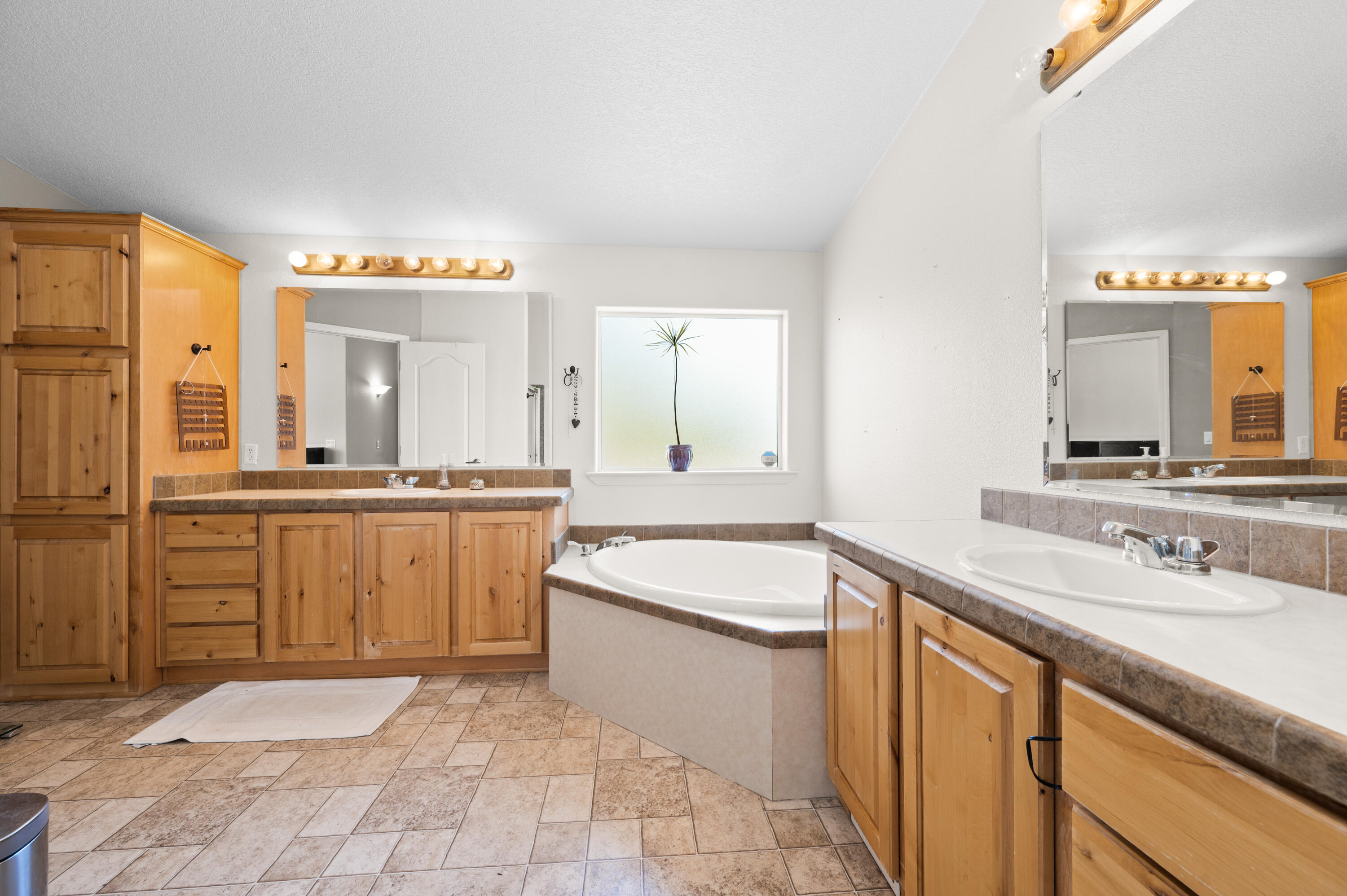 4730 SE Umatilla Loop