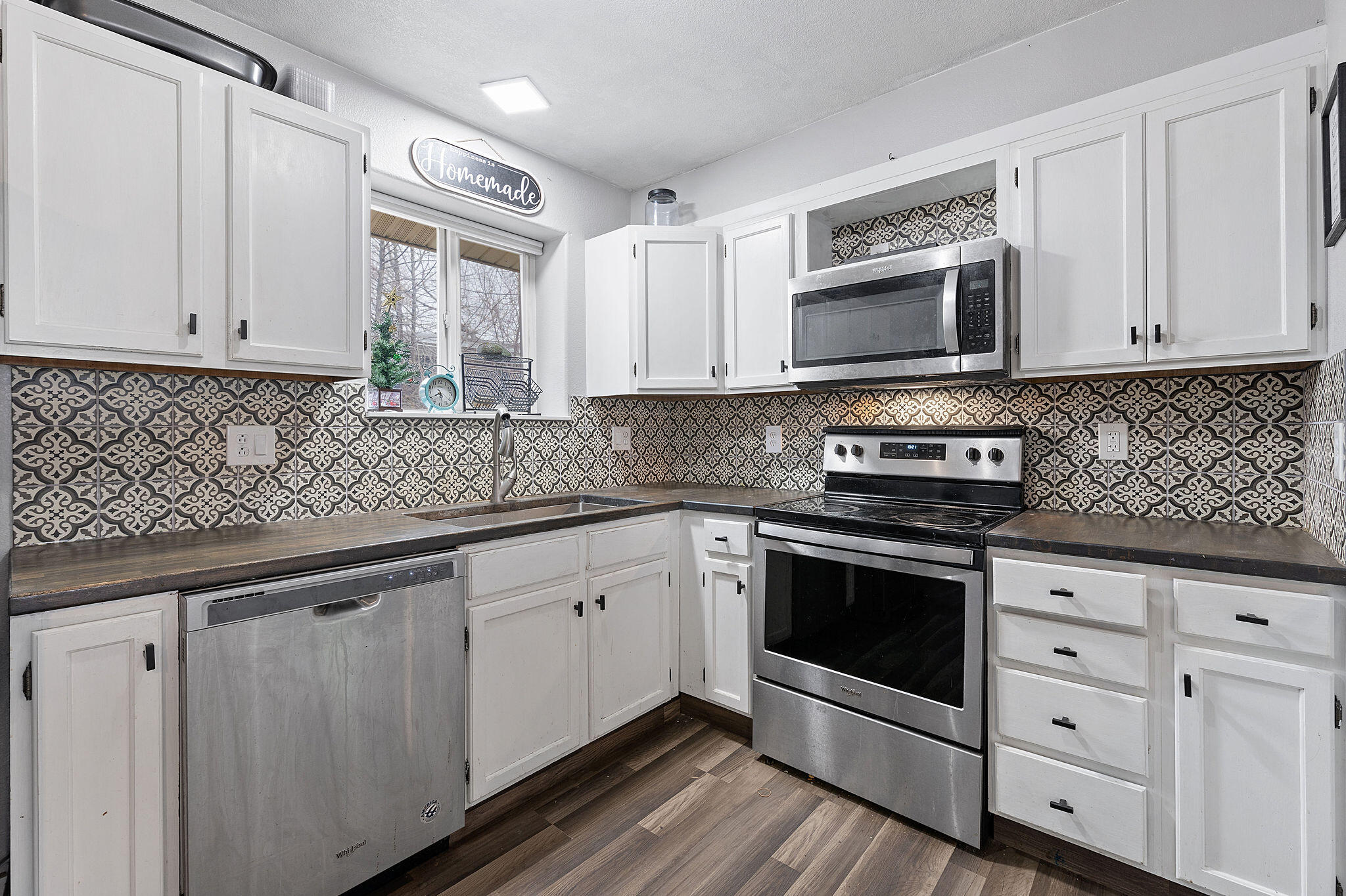 541 SW 3rd Street