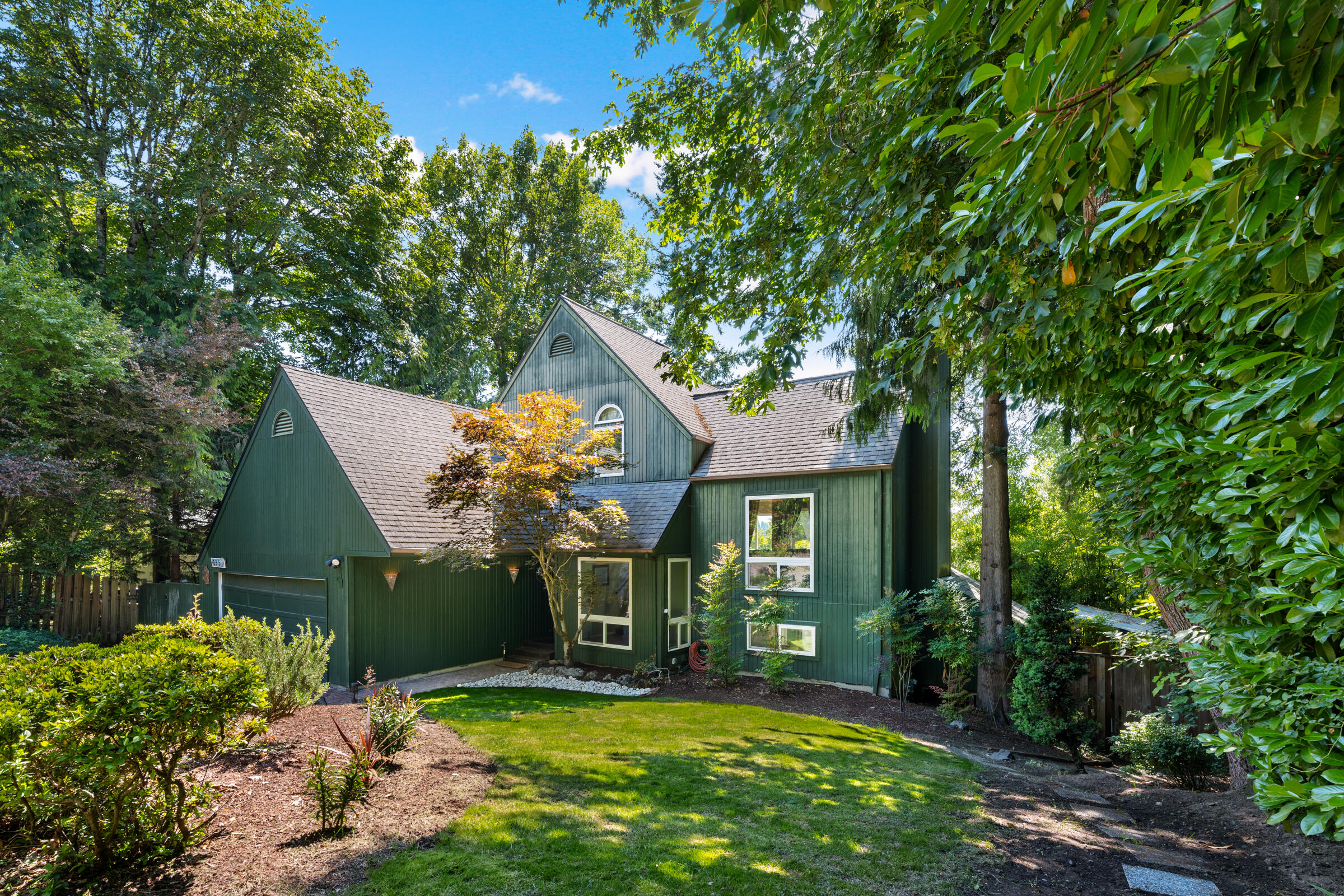 8957 SW Terwilliger Boulevard