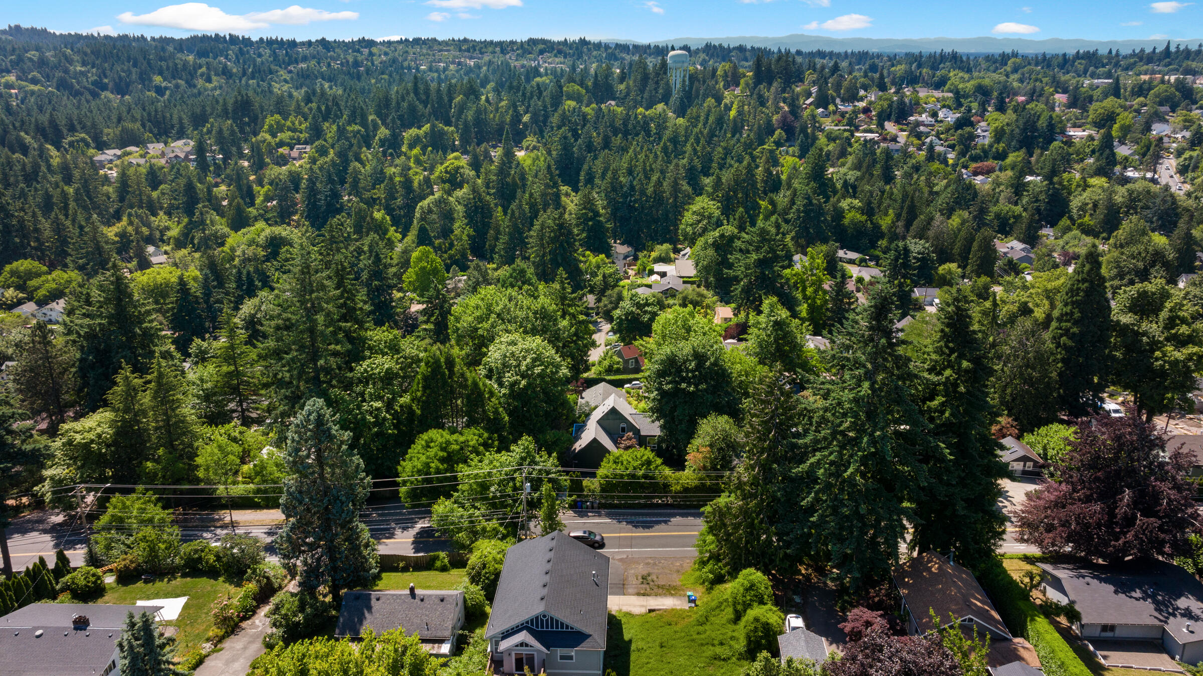 8957 SW Terwilliger Boulevard