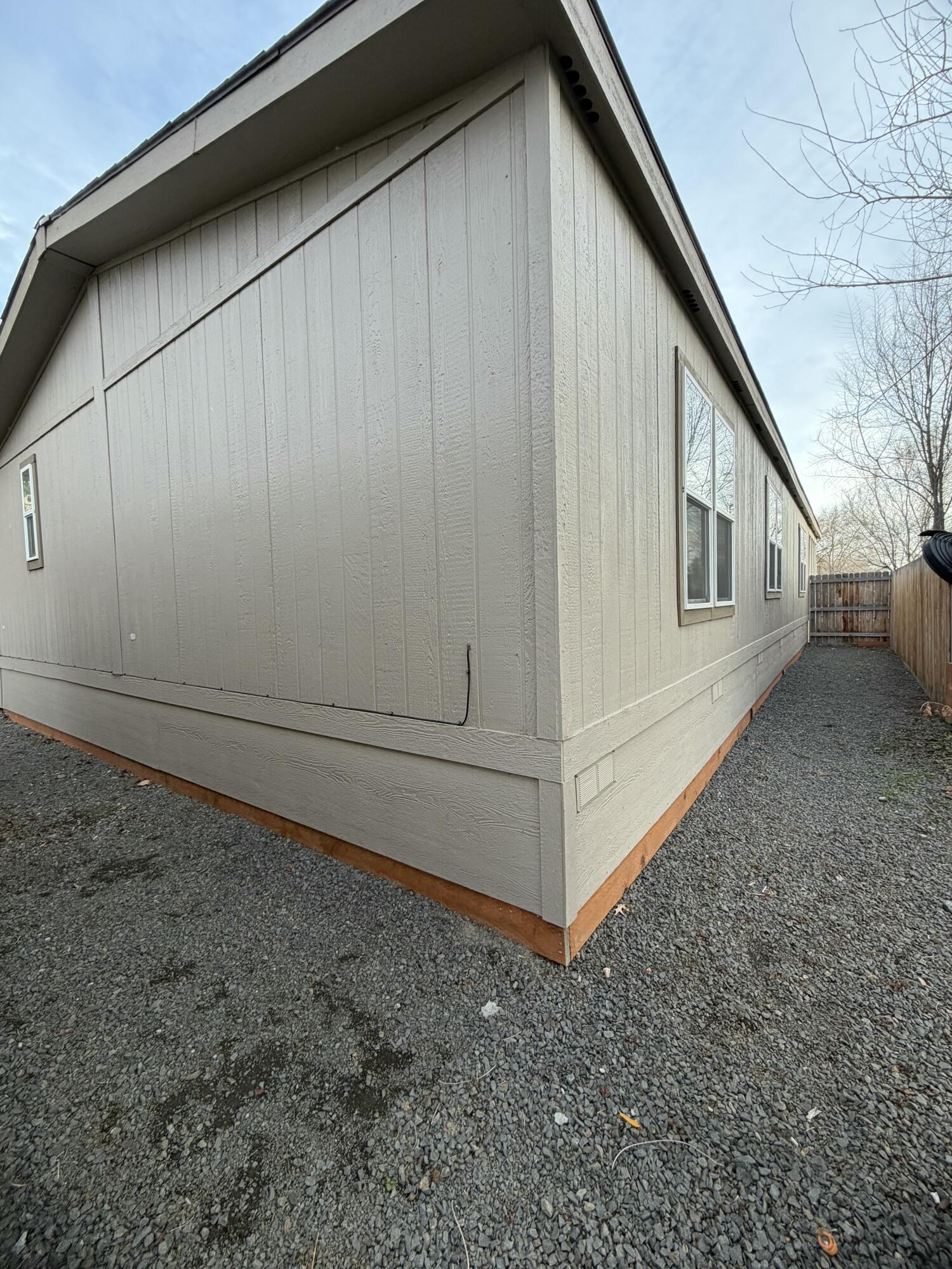 172 SW I Street