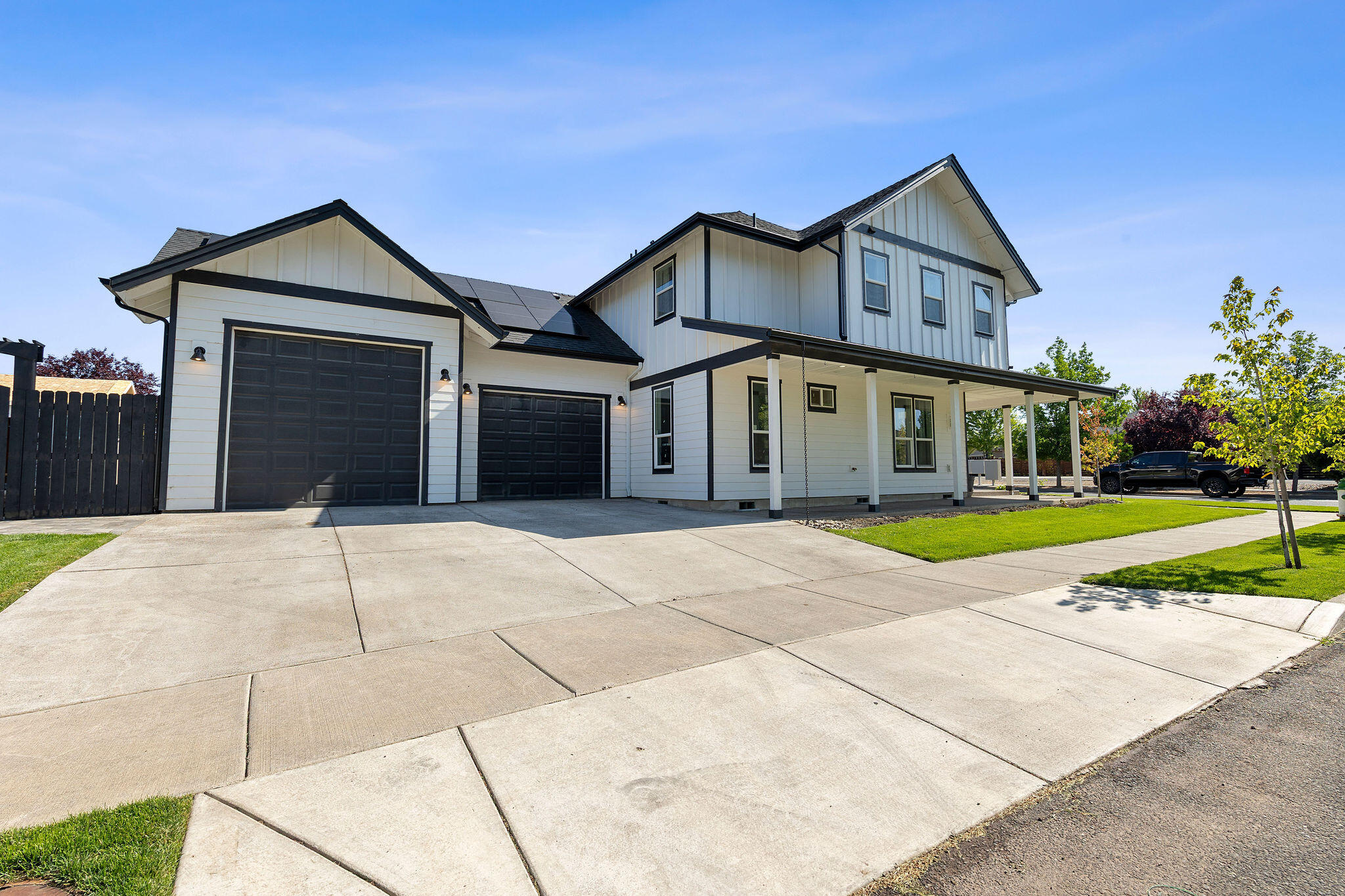 871 NE Whistle Way