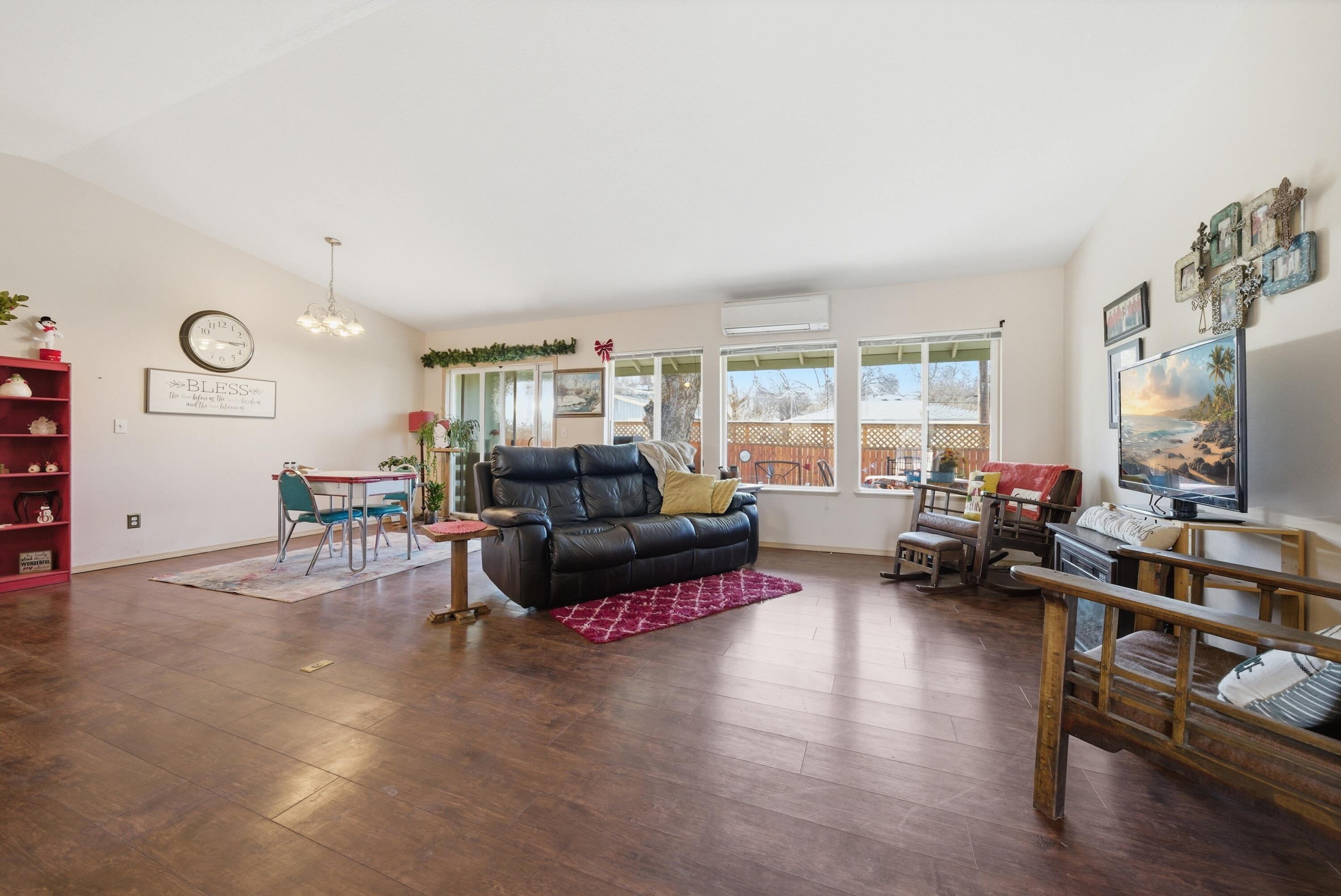 306 SE 8th Street
