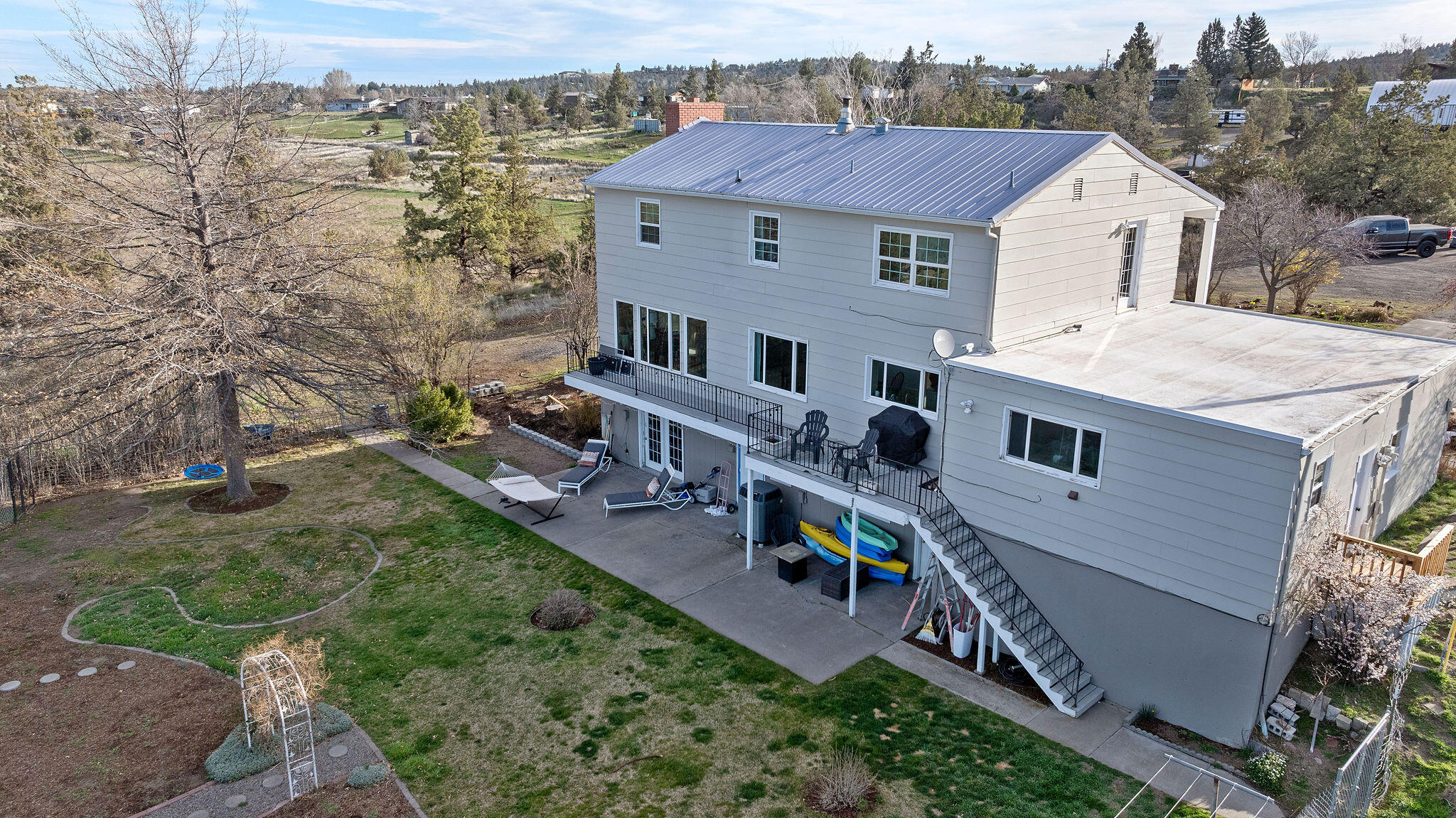 1103 NE Richard Lane