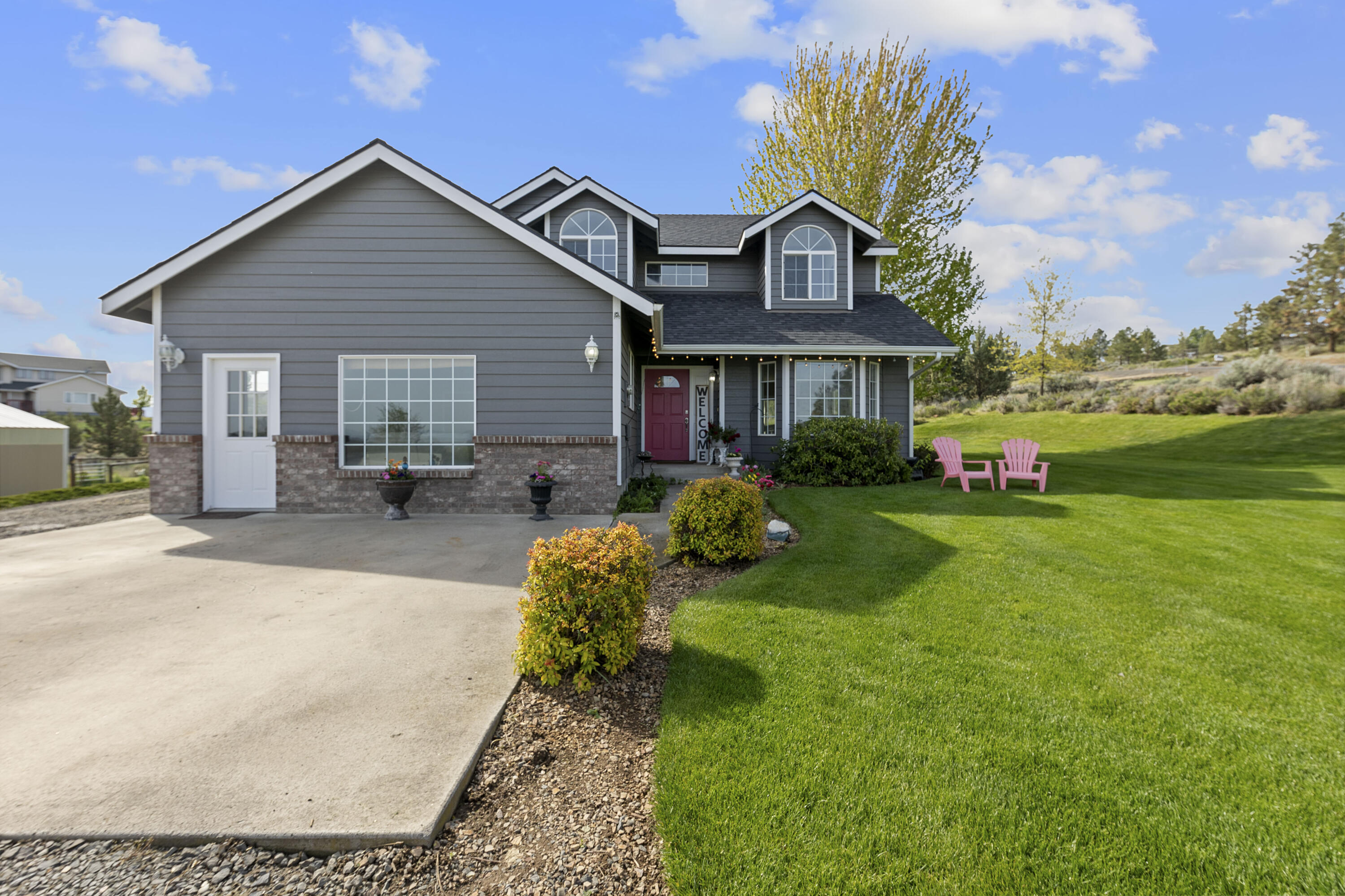 2045 NE Camas Lane