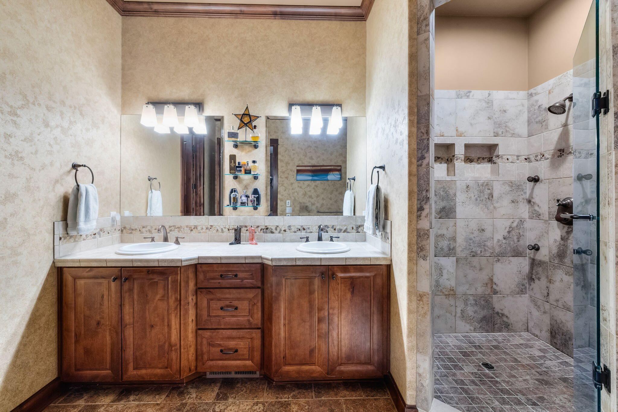 1144 Highland View Loop