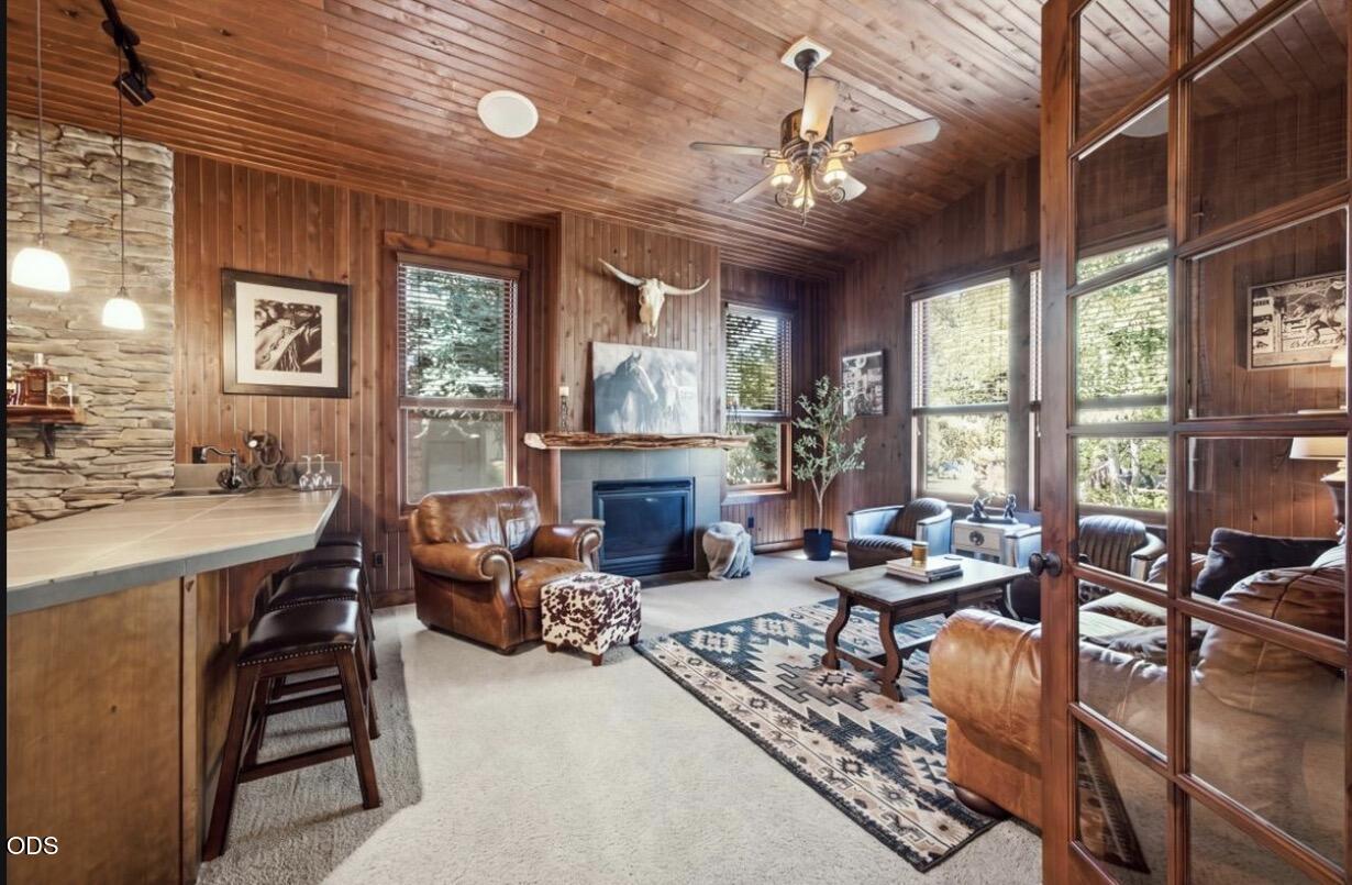 1144 Highland View Loop