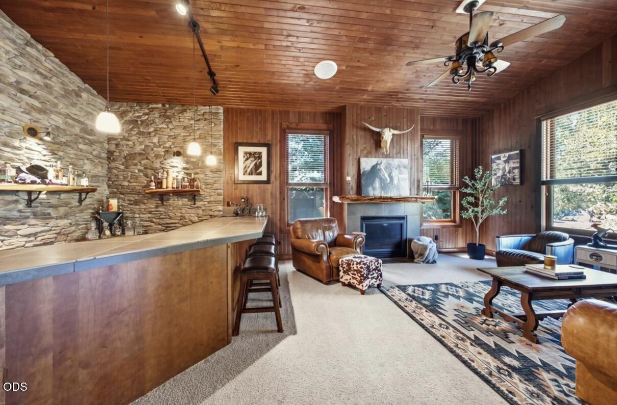 1144 Highland View Loop