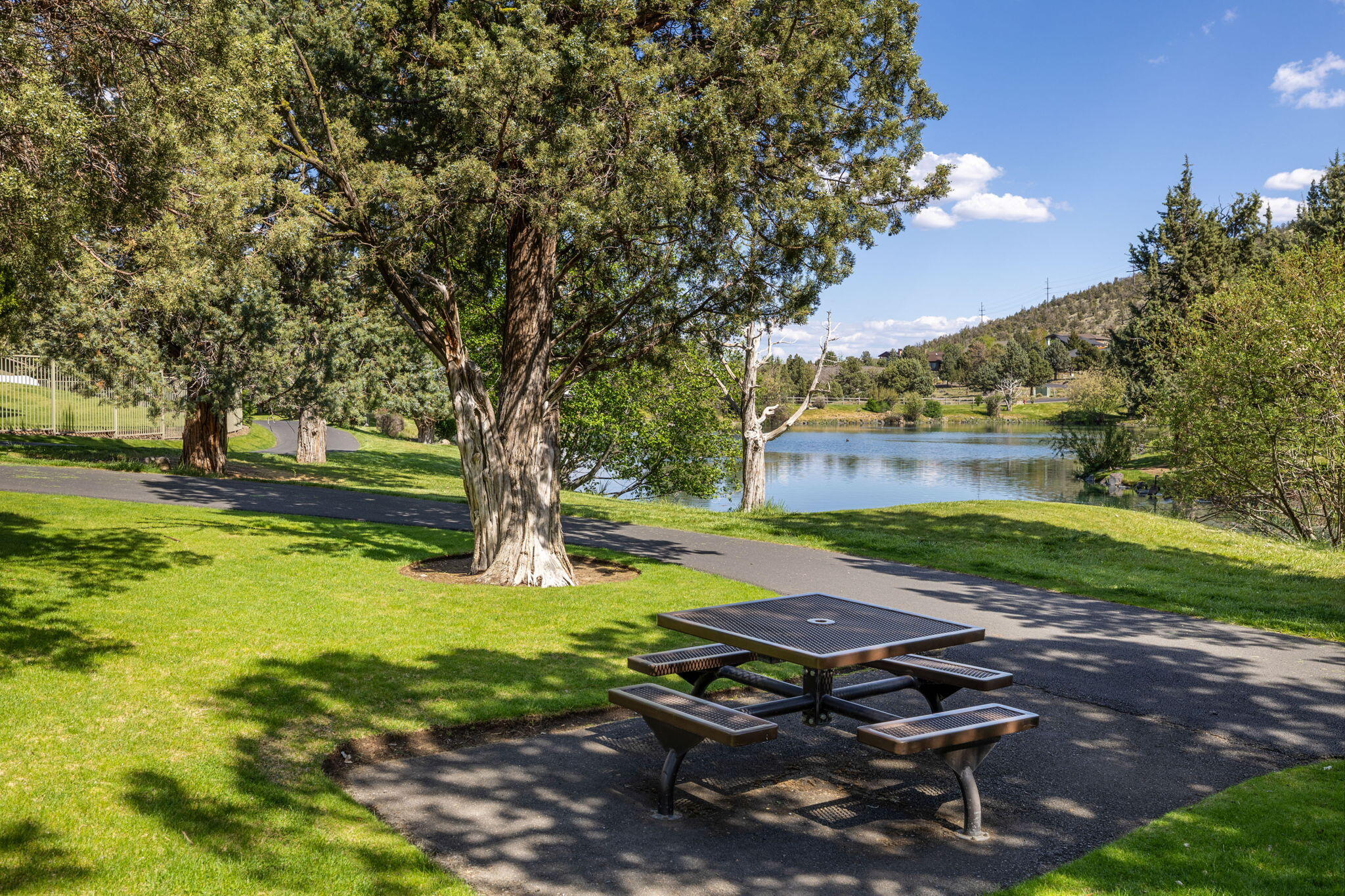 1144 Highland View Loop