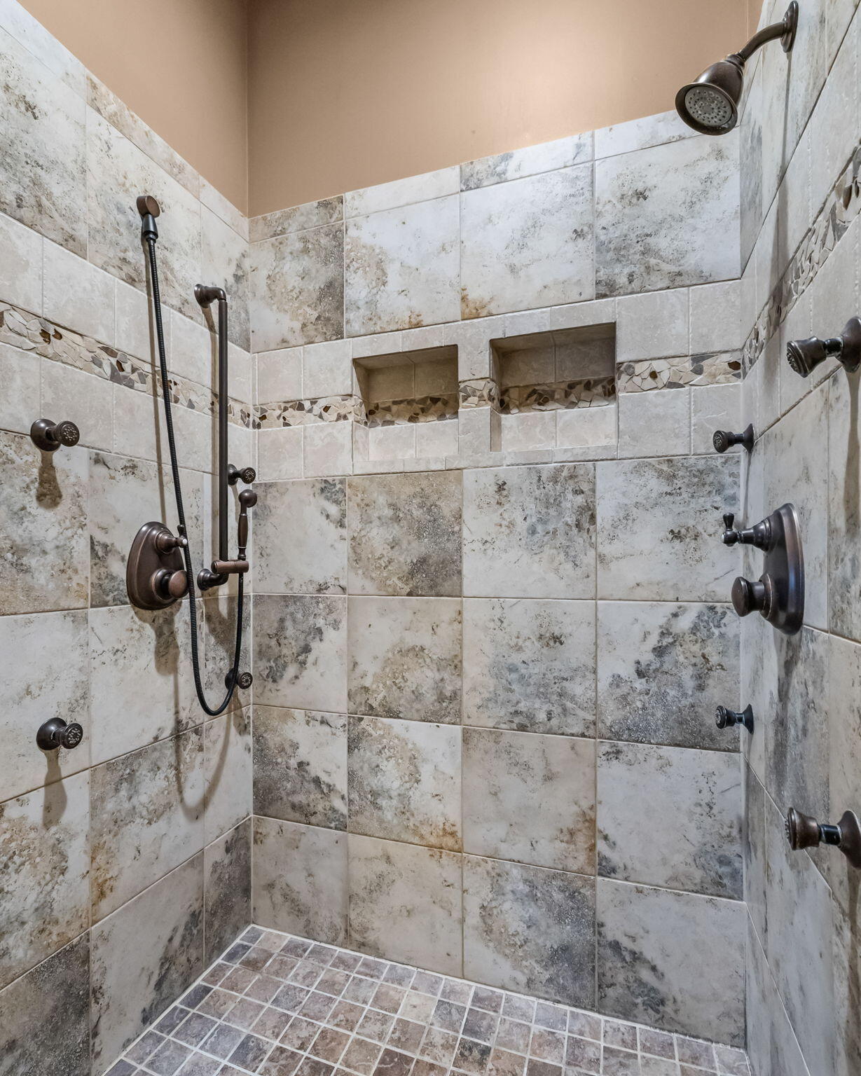 1144 Highland View Loop