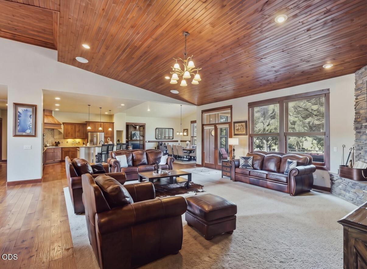 1144 Highland View Loop