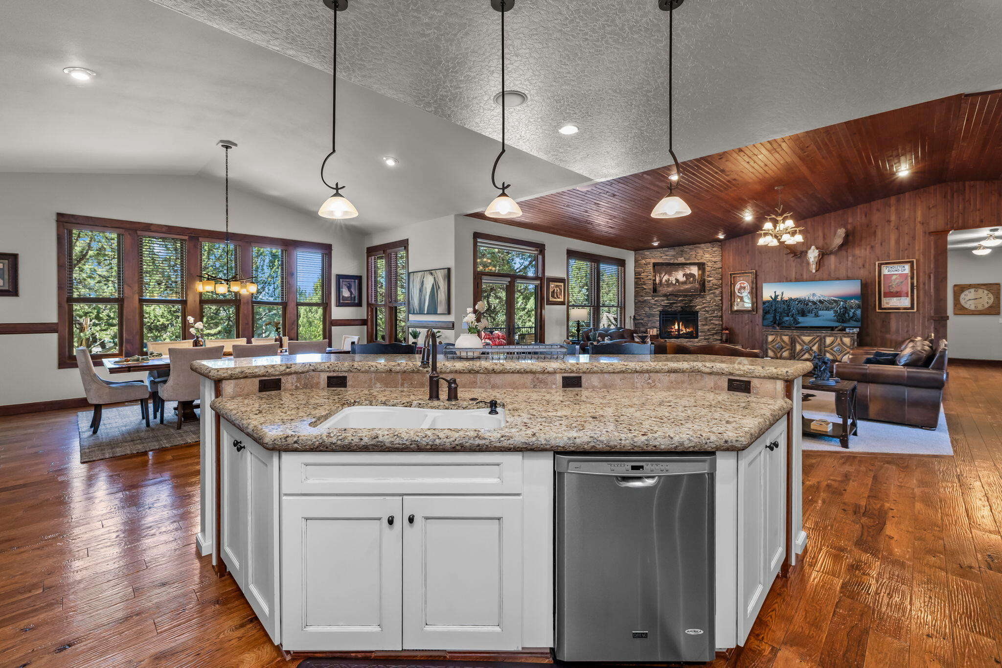 1144 Highland View Loop