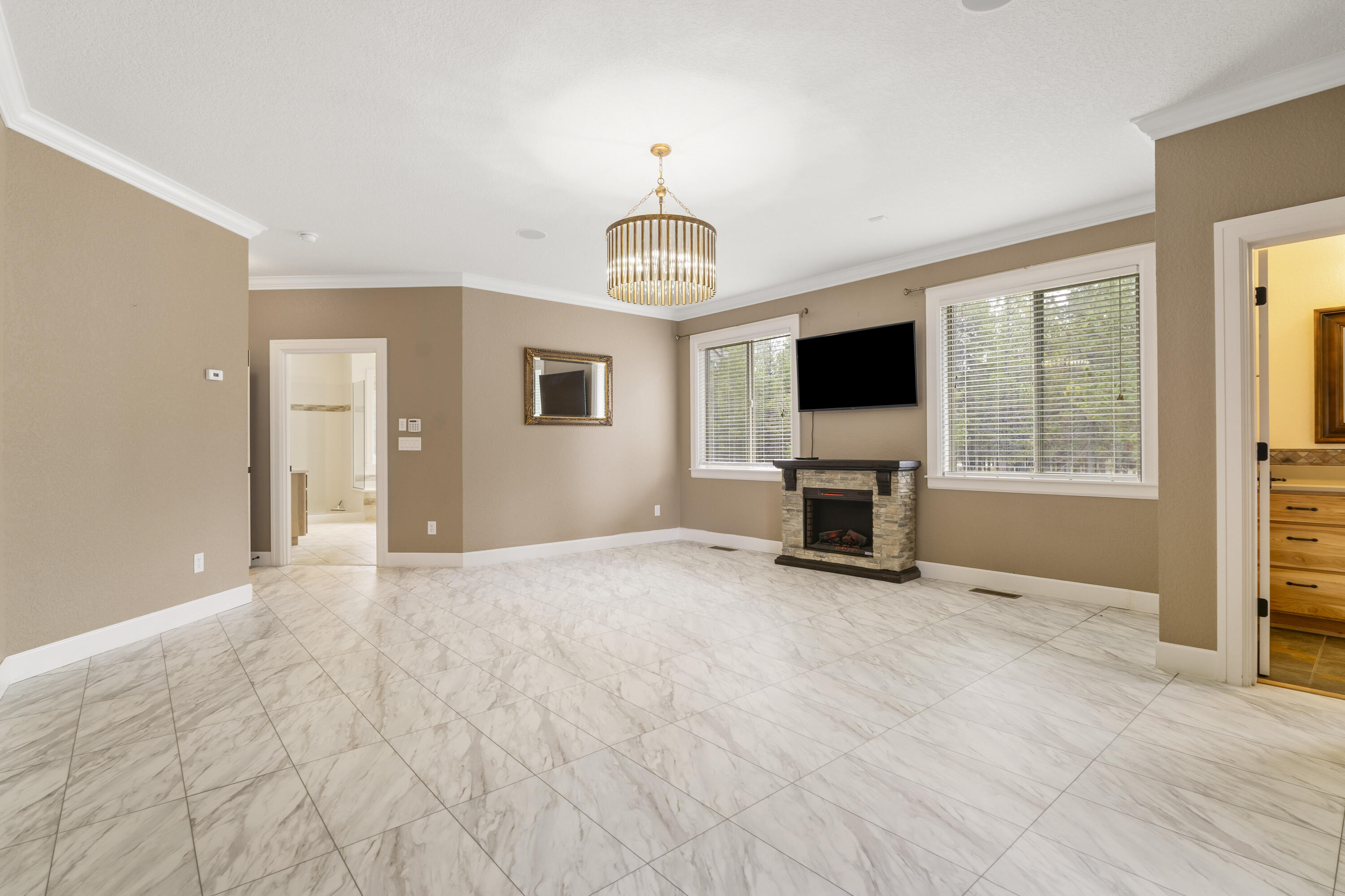 17045 Shawnee Circle