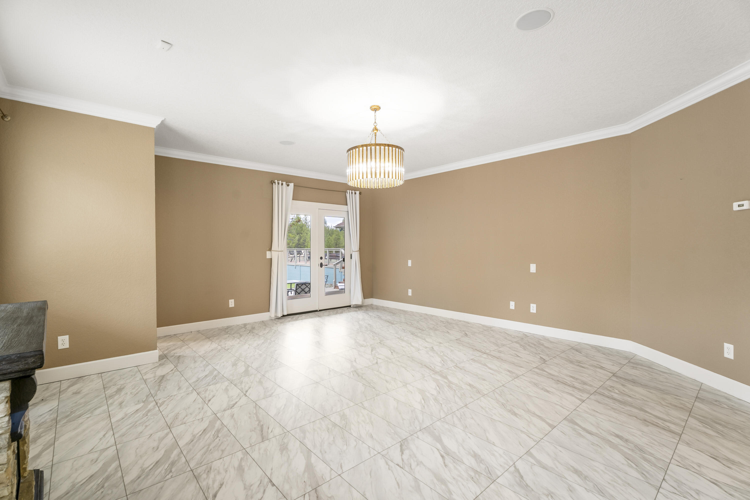 17045 Shawnee Circle