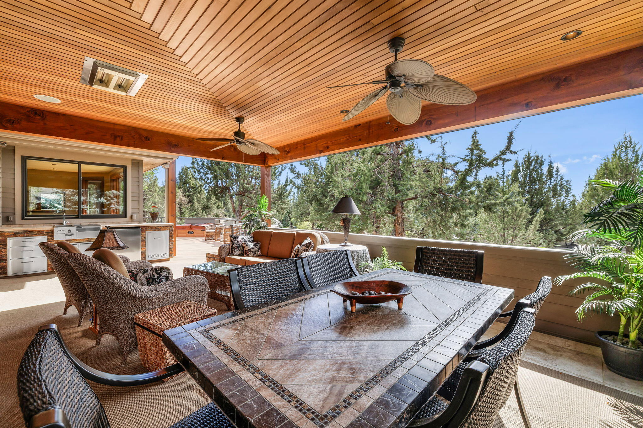 1134 Highland View Loop