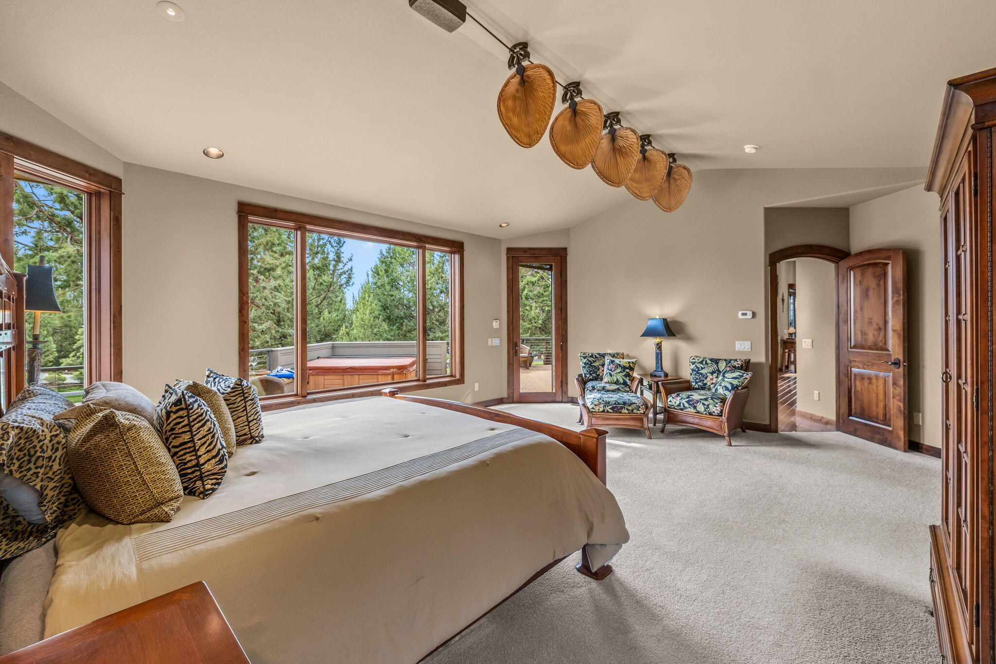 1134 Highland View Loop