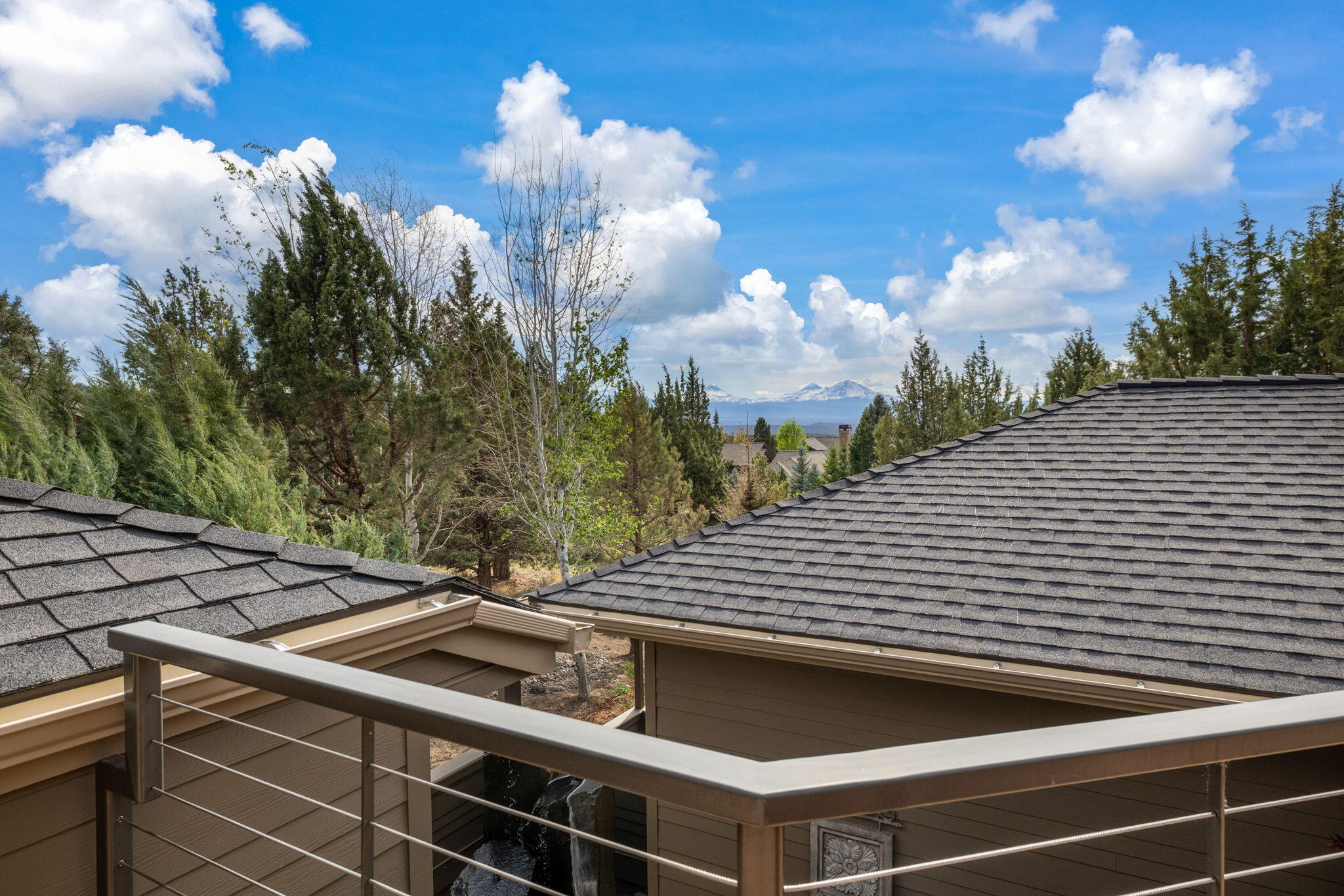 1134 Highland View Loop