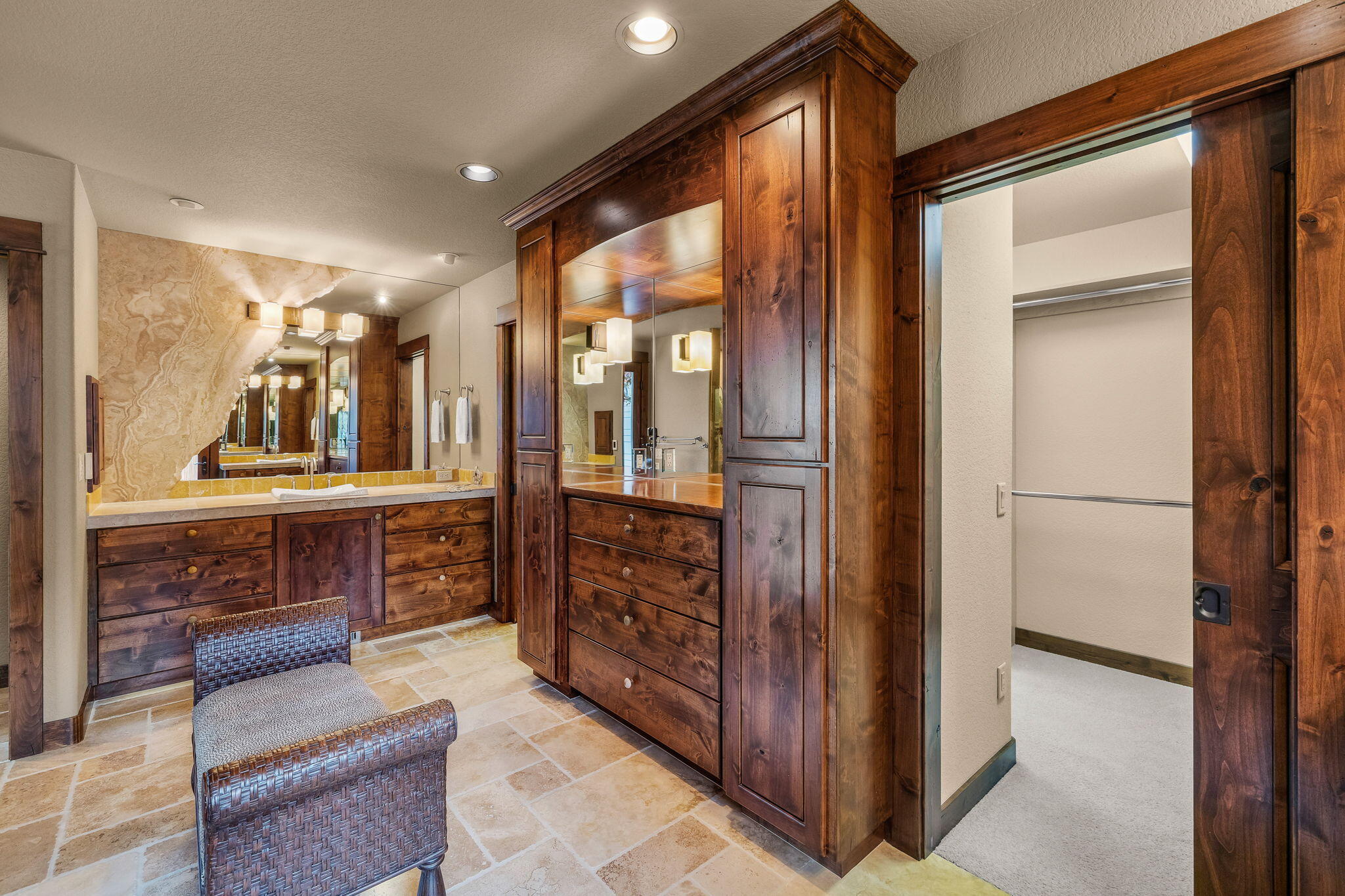 1134 Highland View Loop