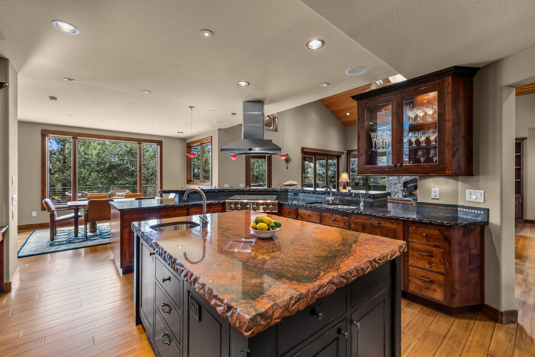 1134 Highland View Loop