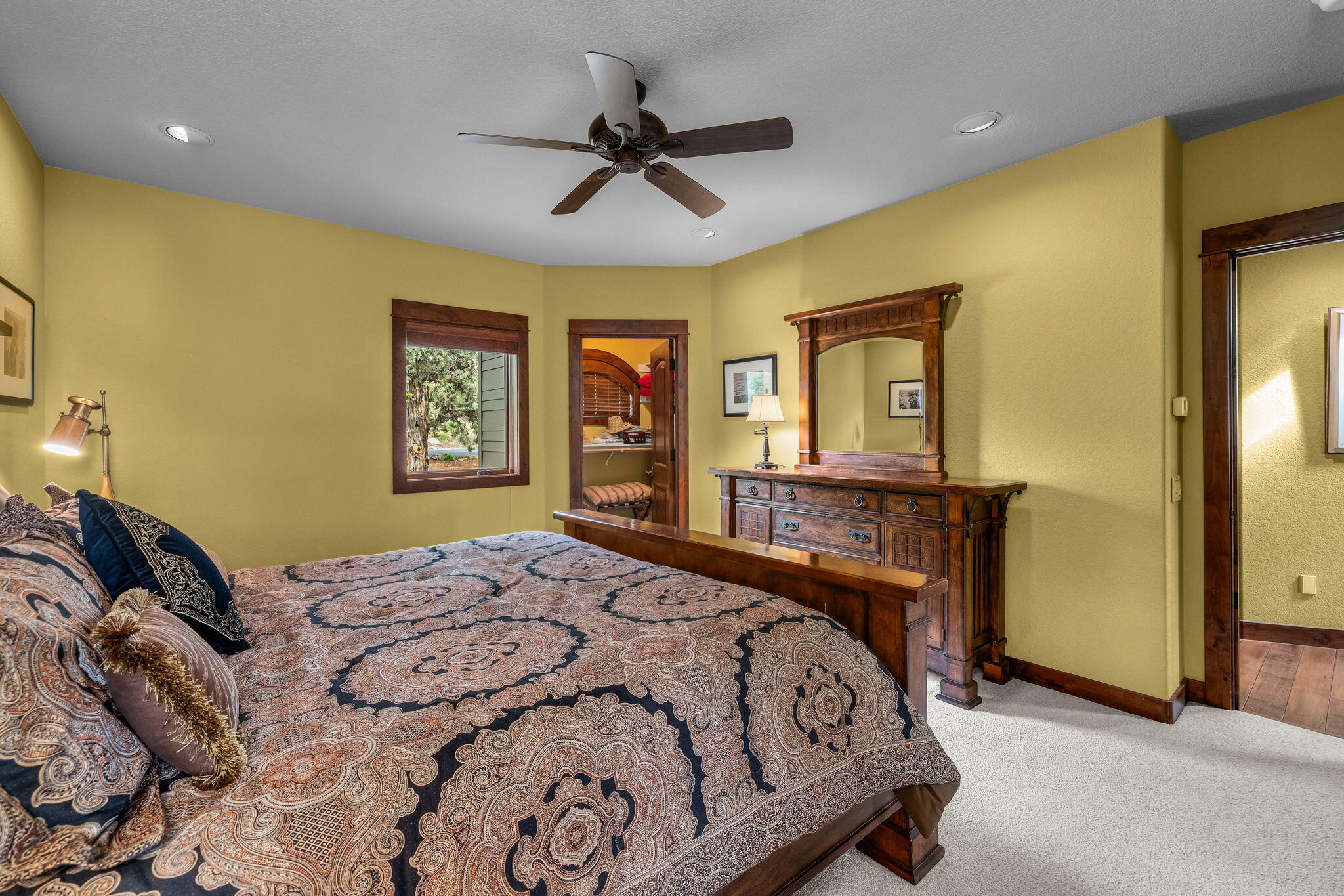 1134 Highland View Loop