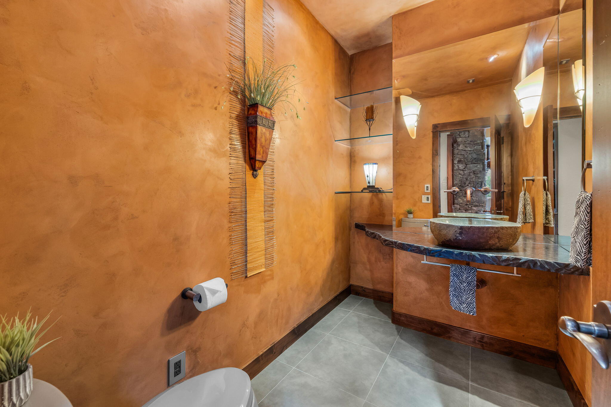 1134 Highland View Loop
