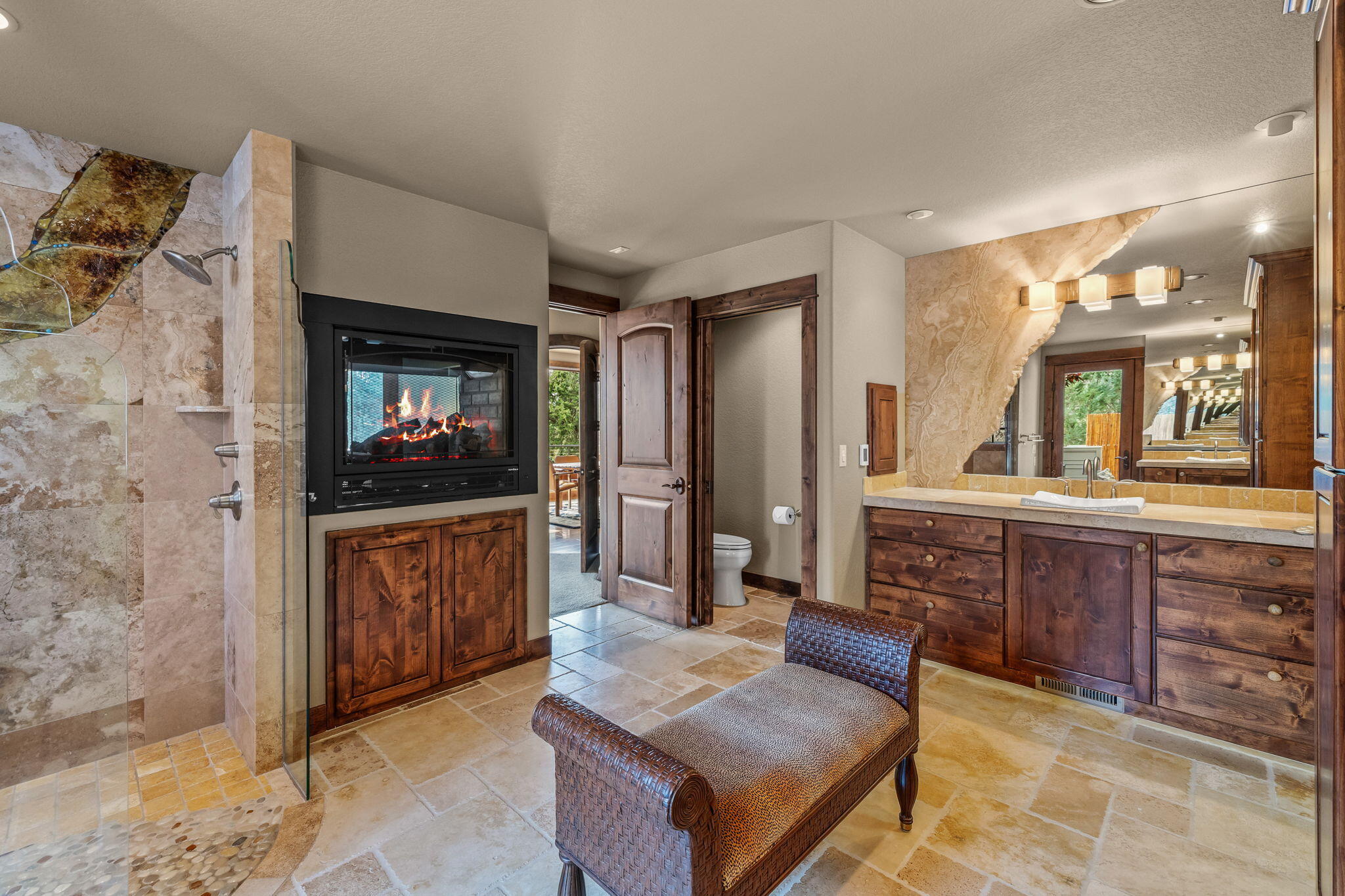 1134 Highland View Loop