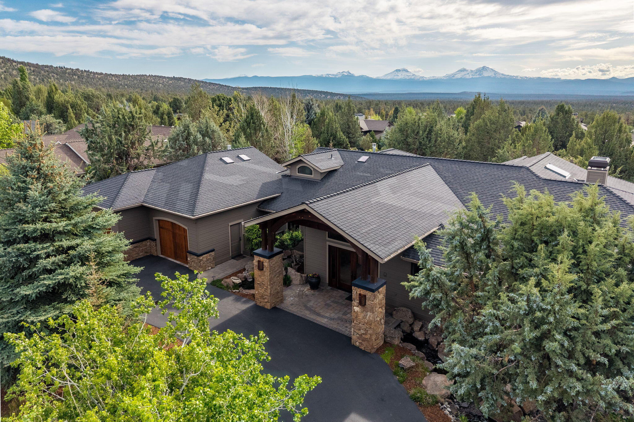 1134 Highland View Loop