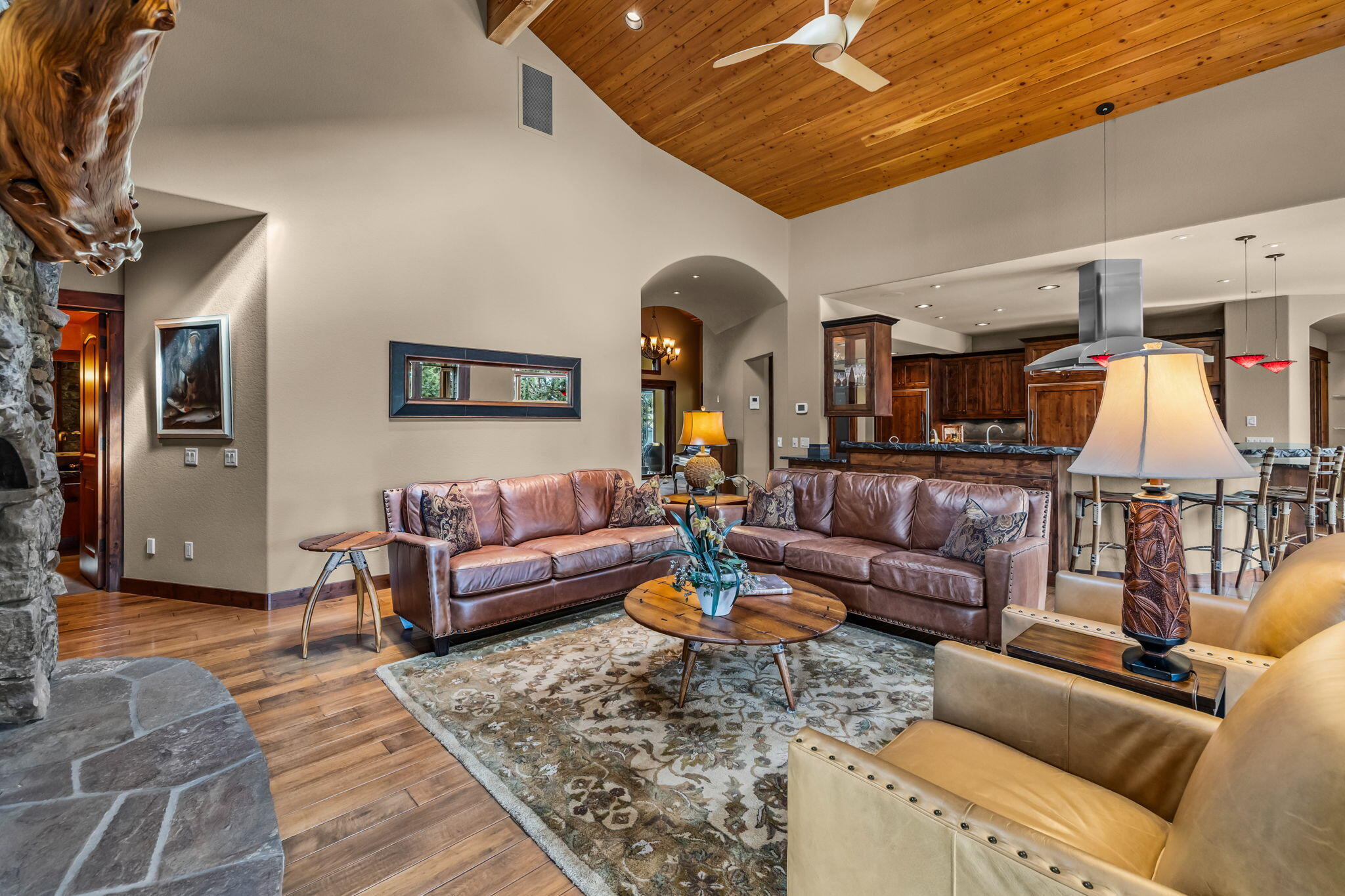 1134 Highland View Loop