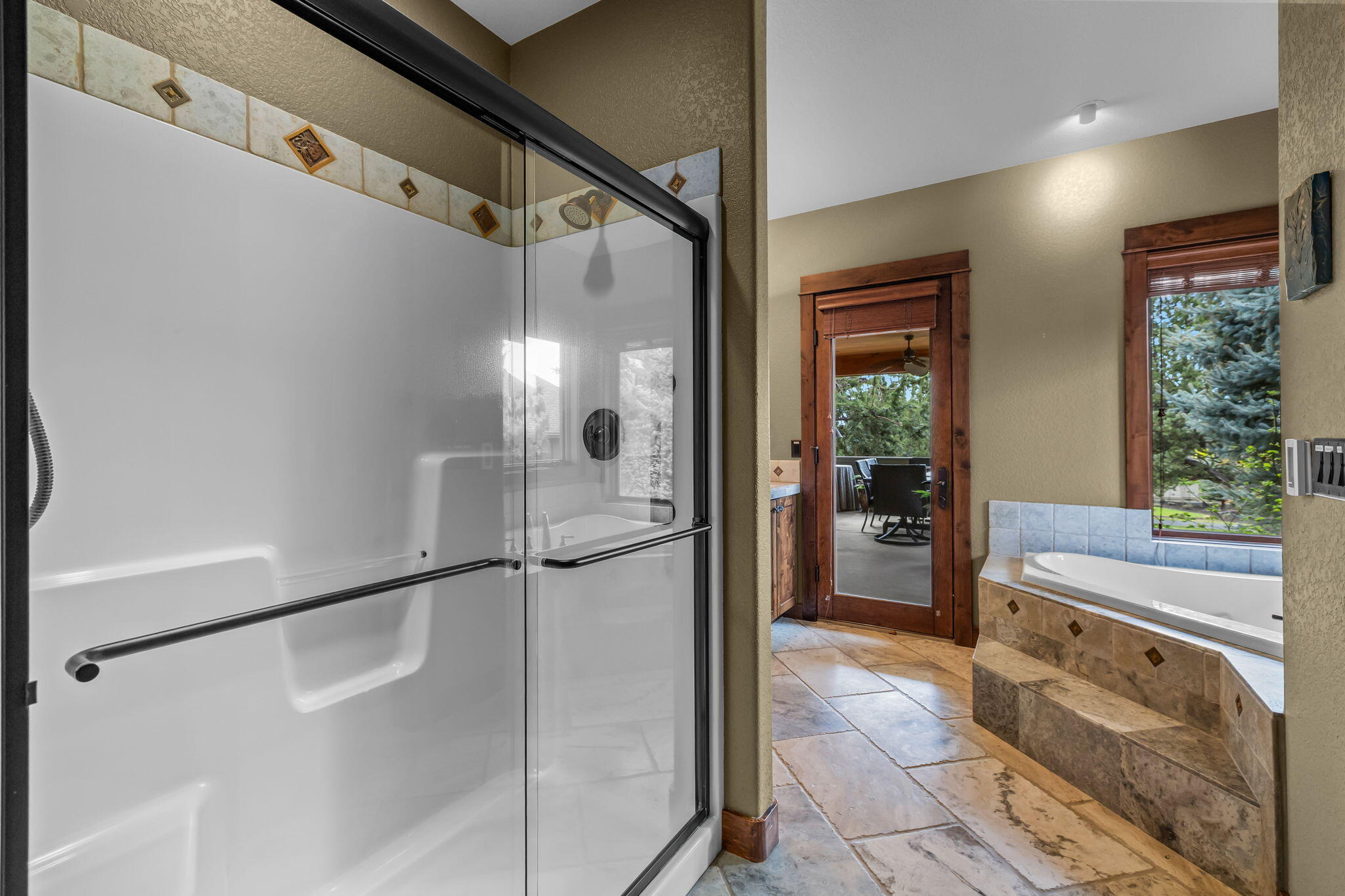 1134 Highland View Loop