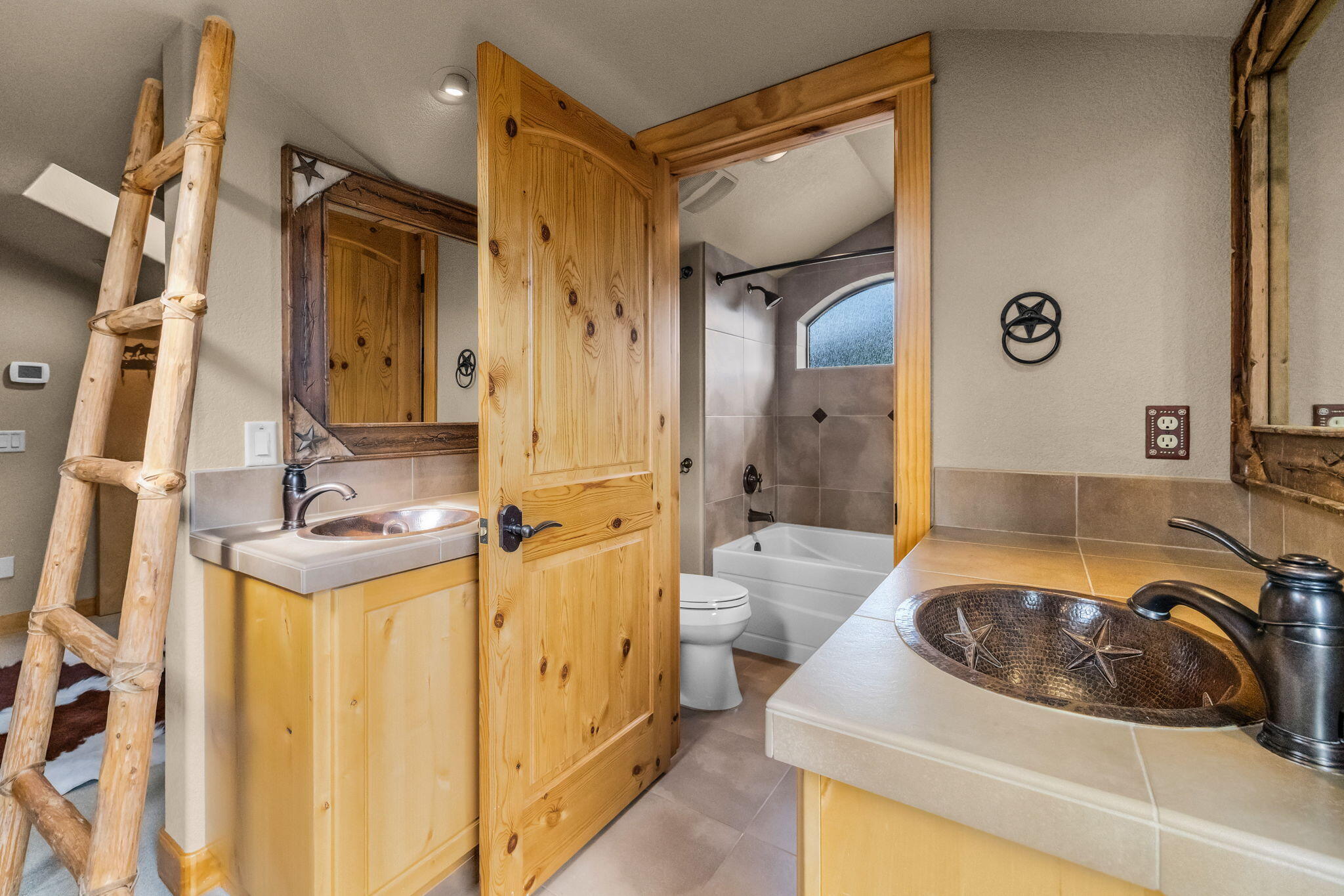 1134 Highland View Loop