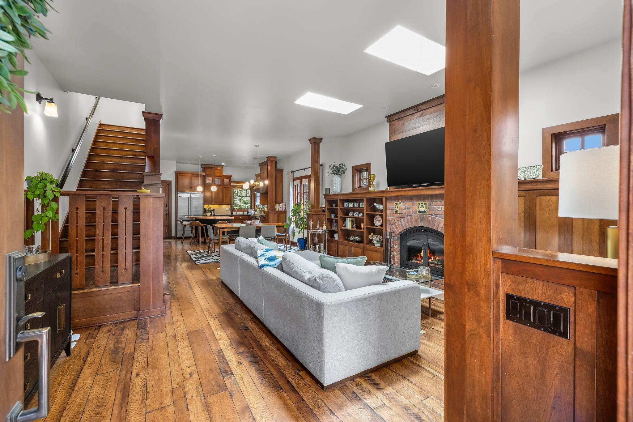 2216 NW 6th Street