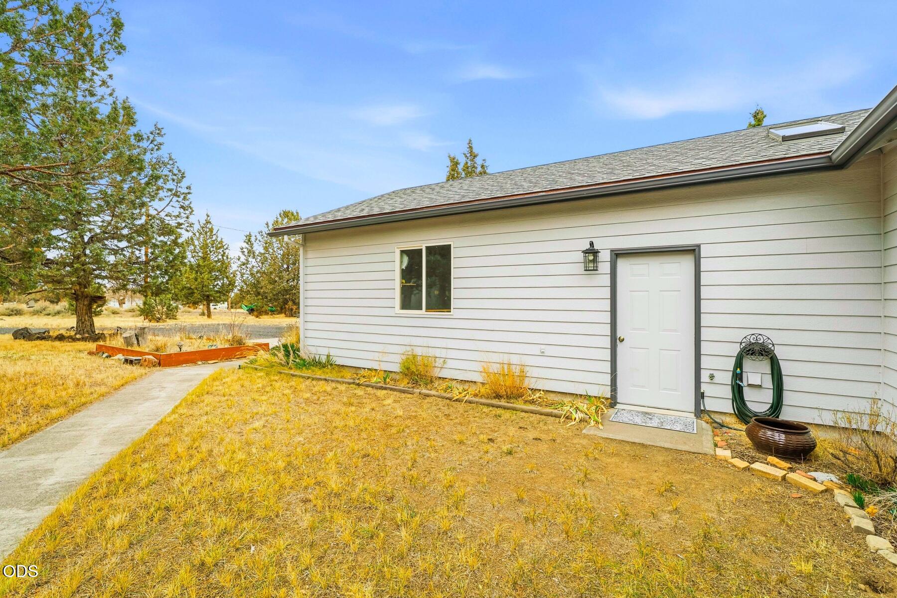 6678 SE Davis Loop