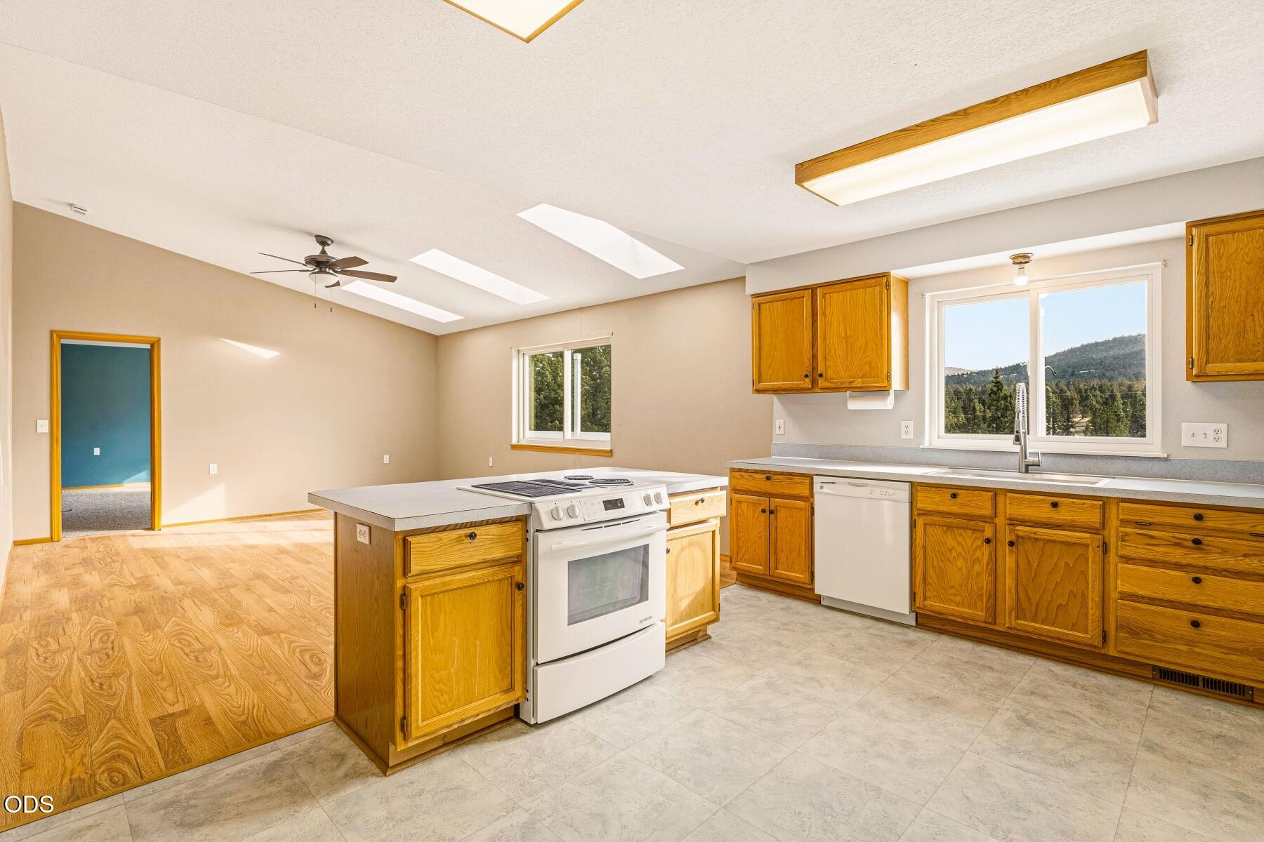 6678 SE Davis Loop