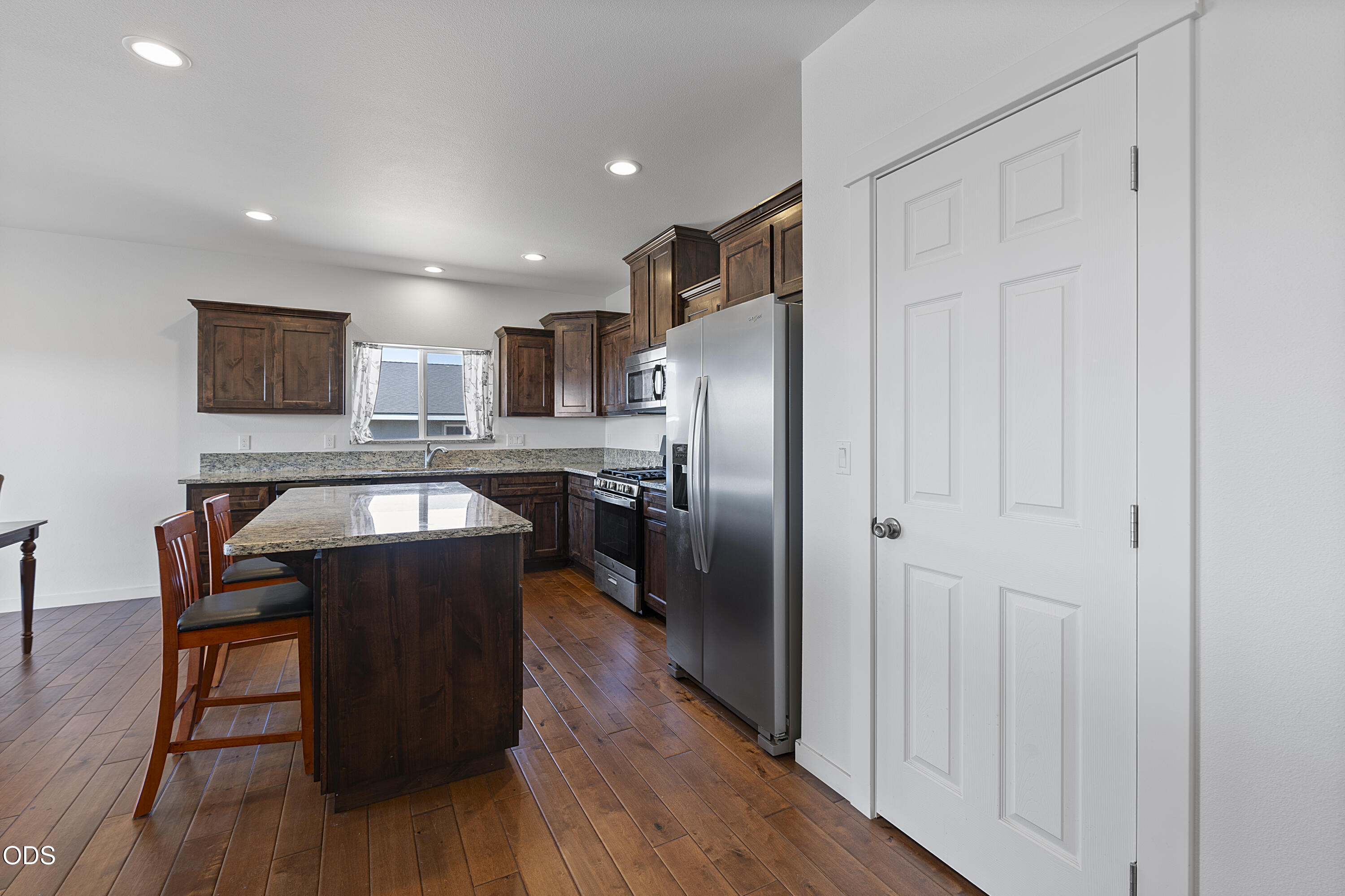 976 SE Maui Lane