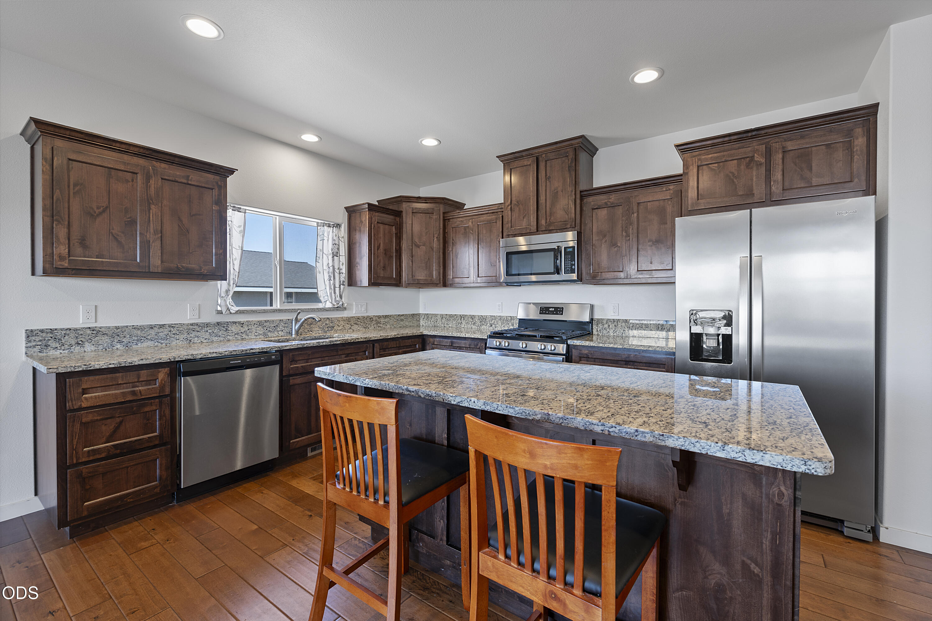 976 SE Maui Lane