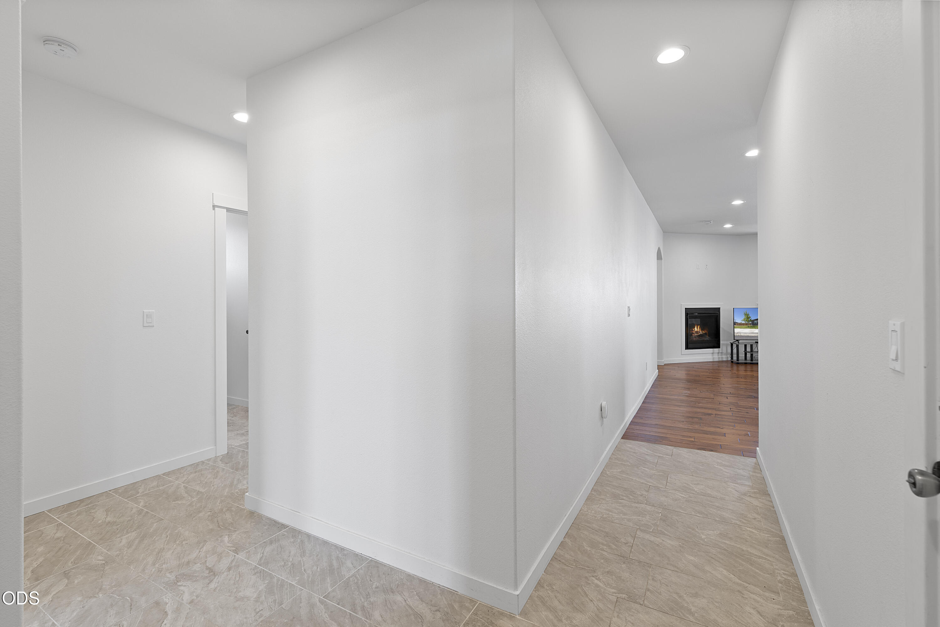 976 SE Maui Lane