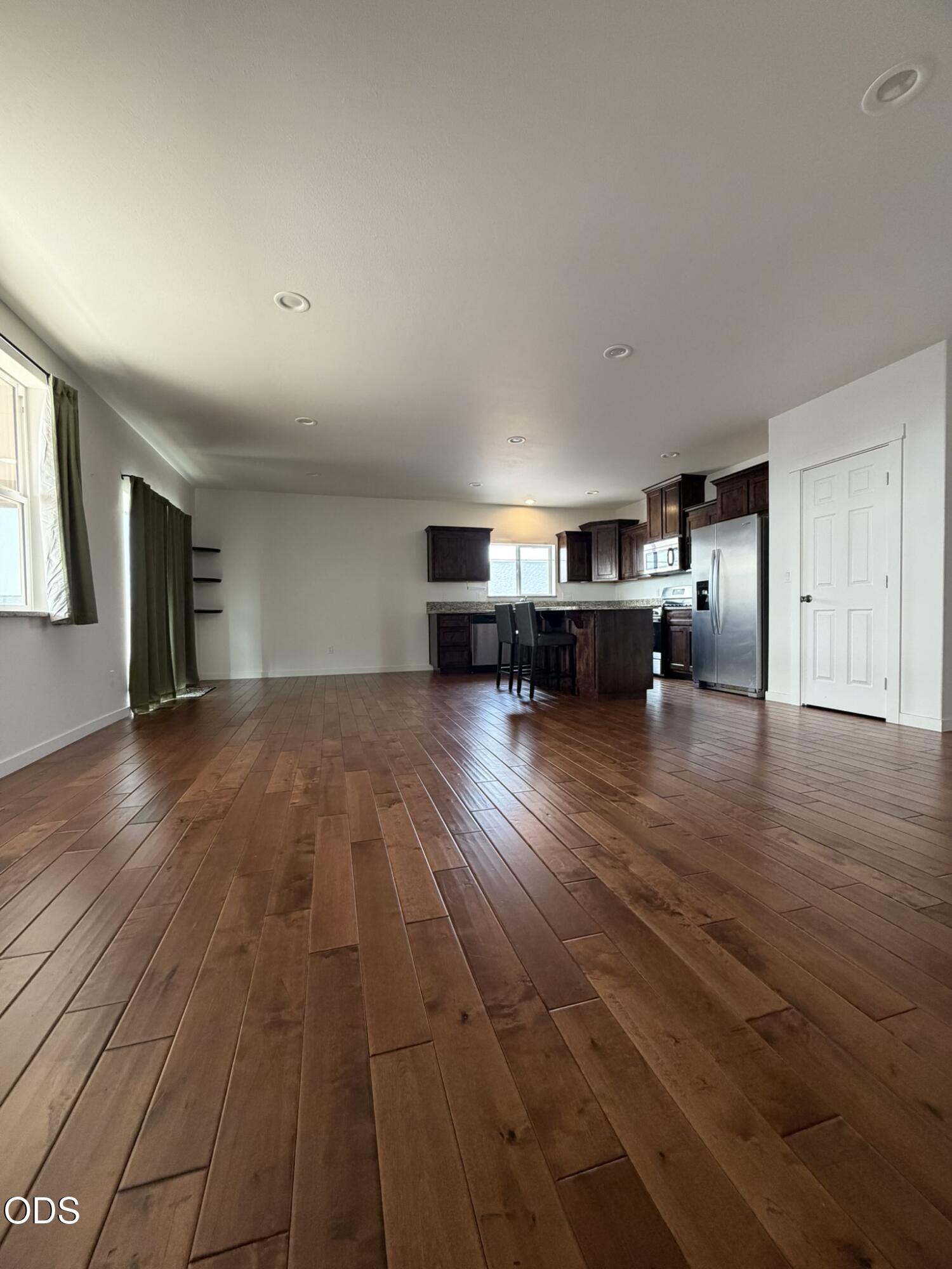 976 SE Maui Lane