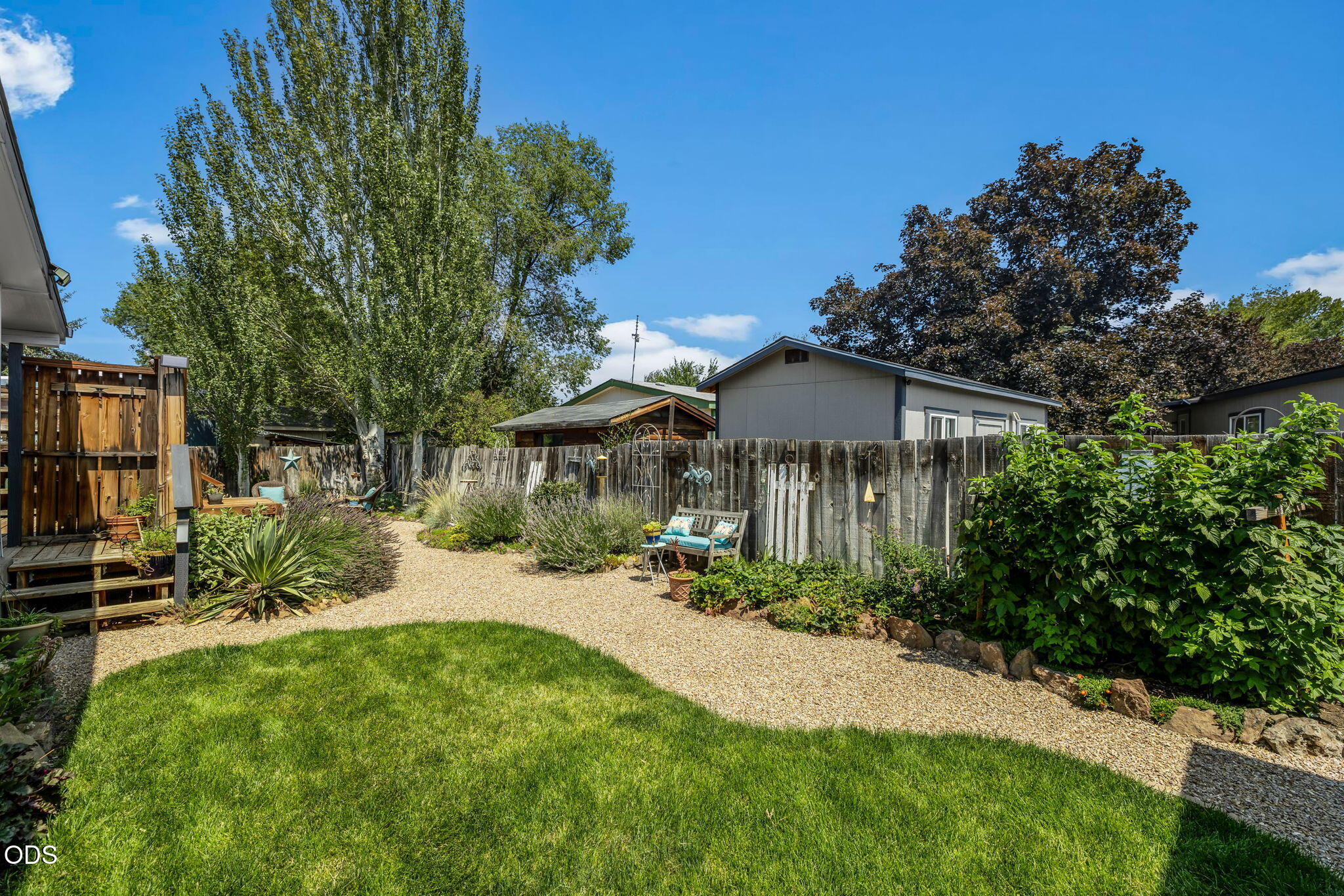 1712 NW Elm Court