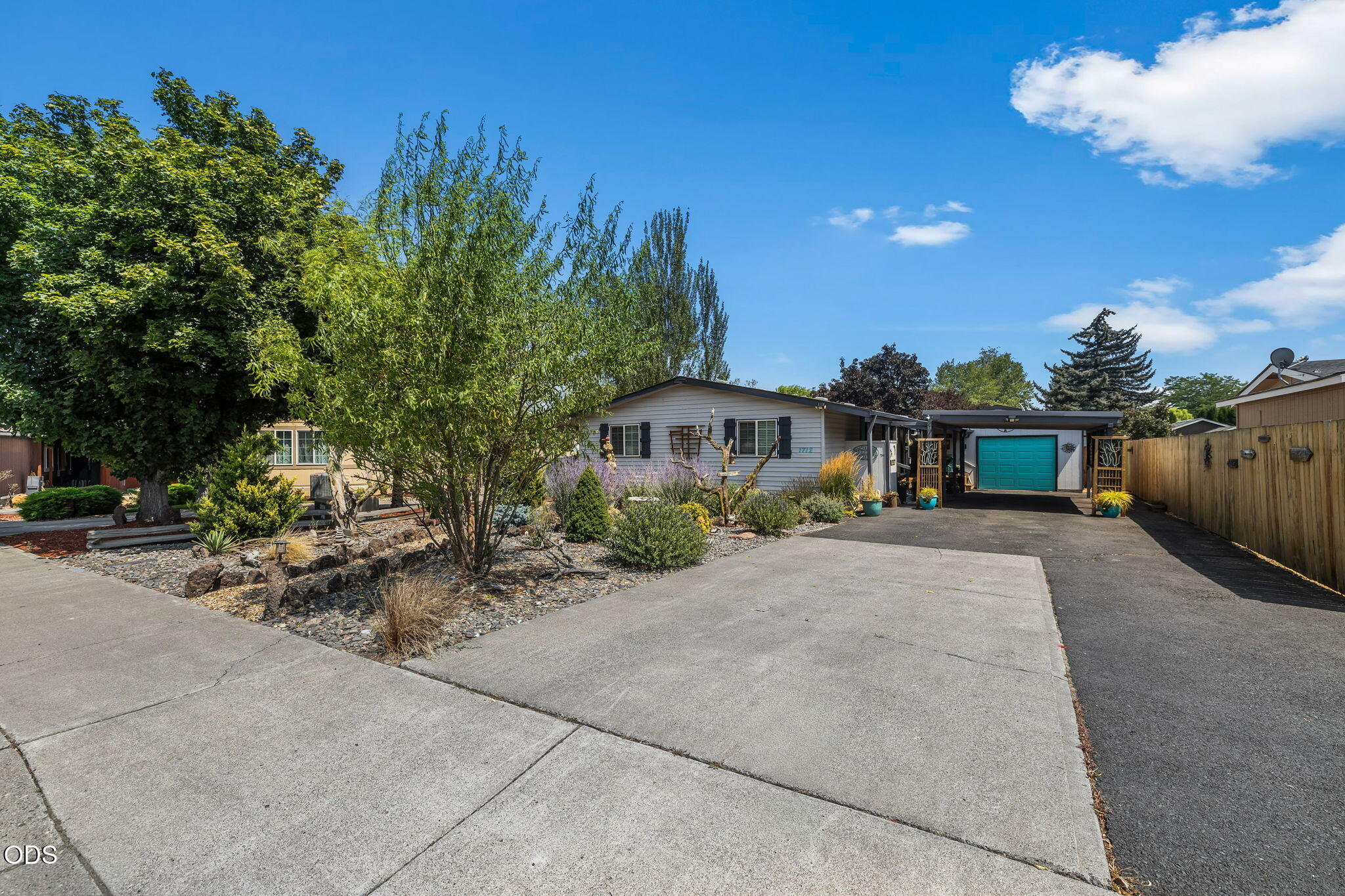 1712 NW Elm Court
