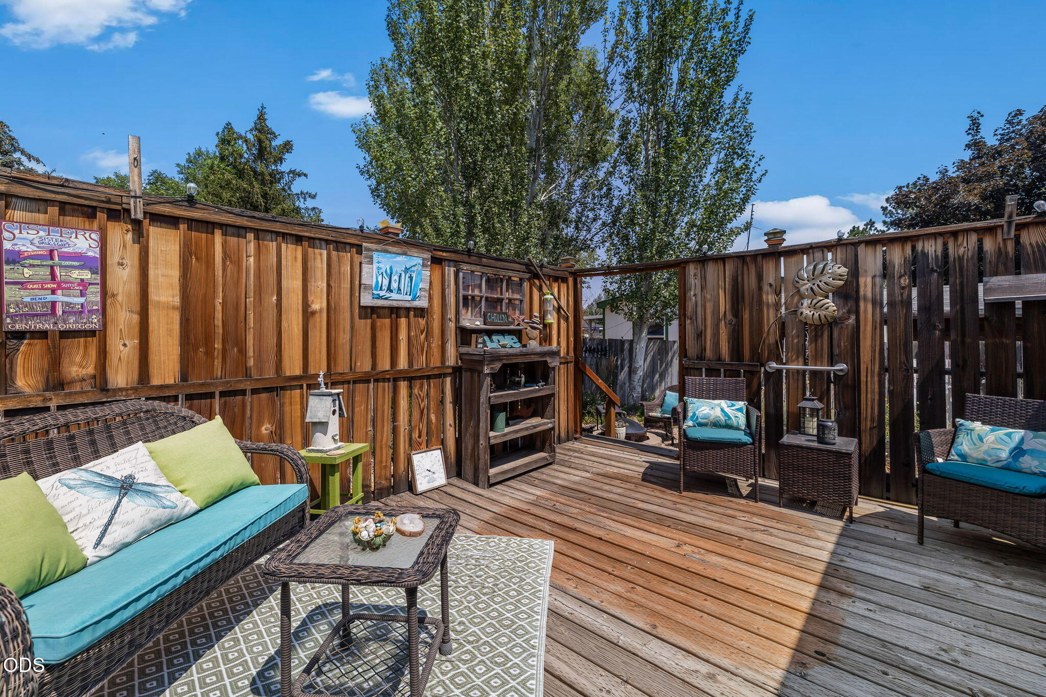 1712 NW Elm Court