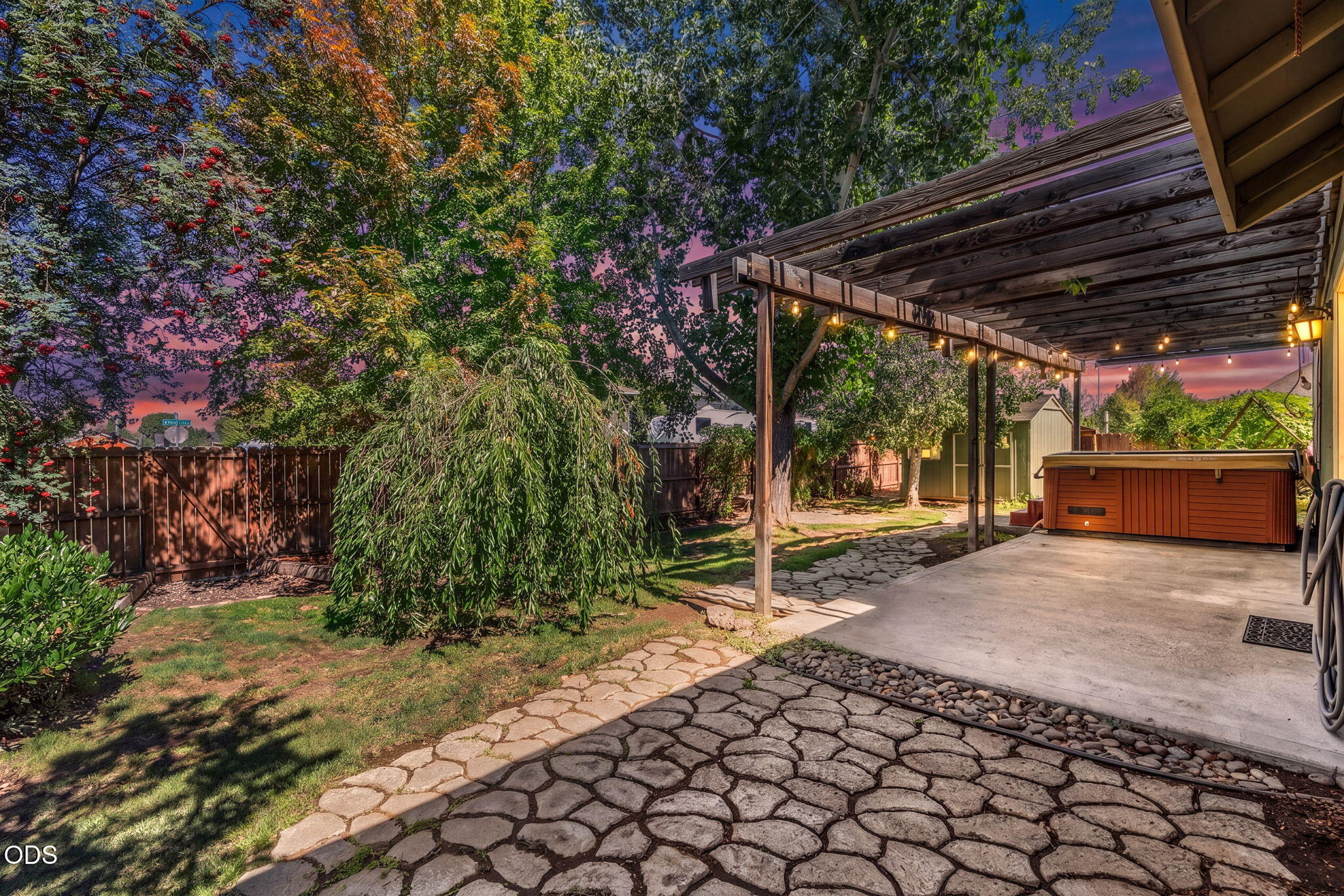 1923 NW Joshua Tree Court