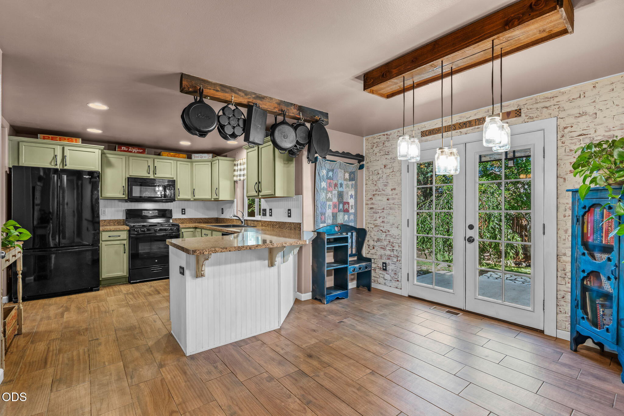 1923 NW Joshua Tree Court