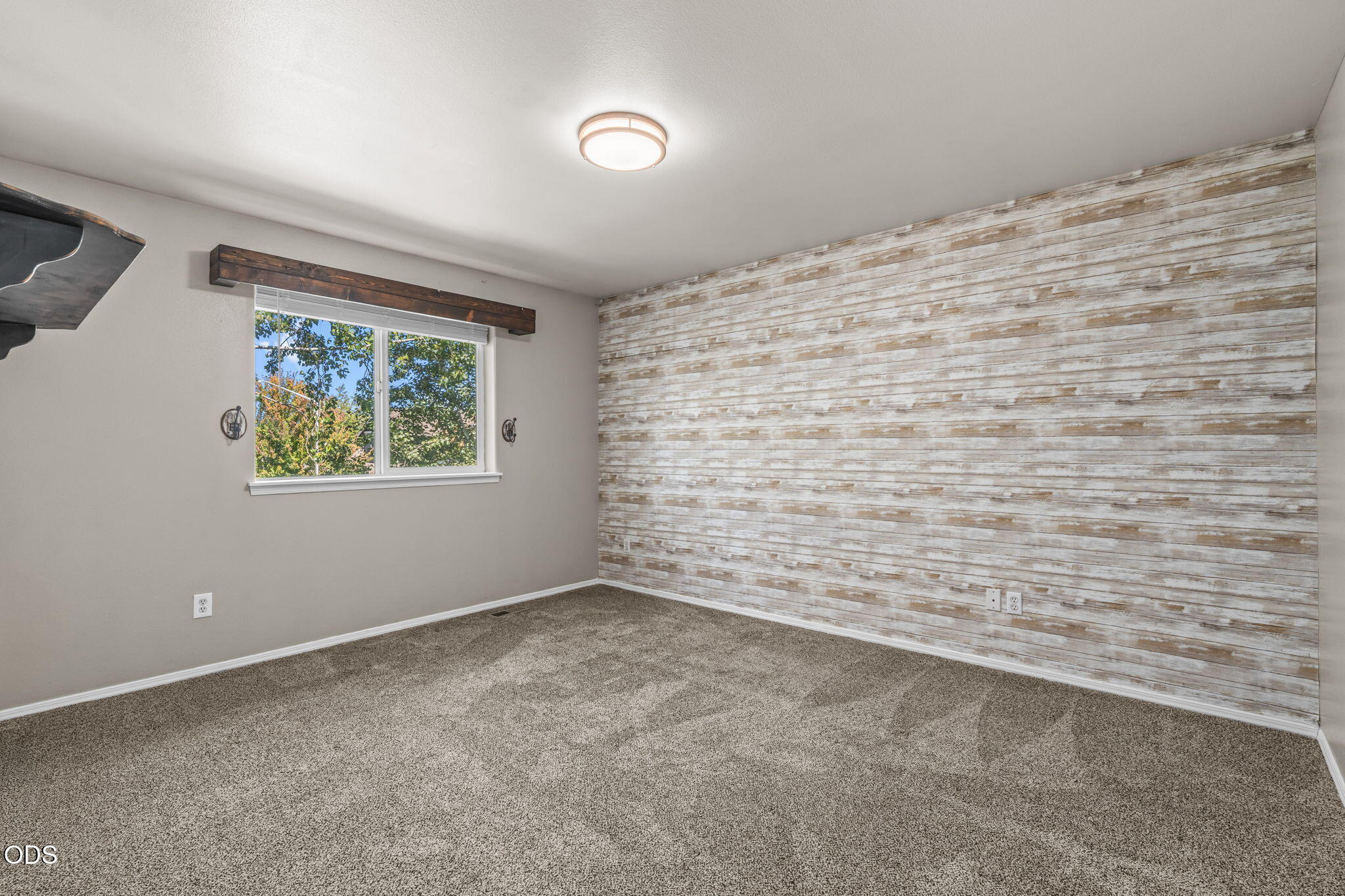 1923 NW Joshua Tree Court