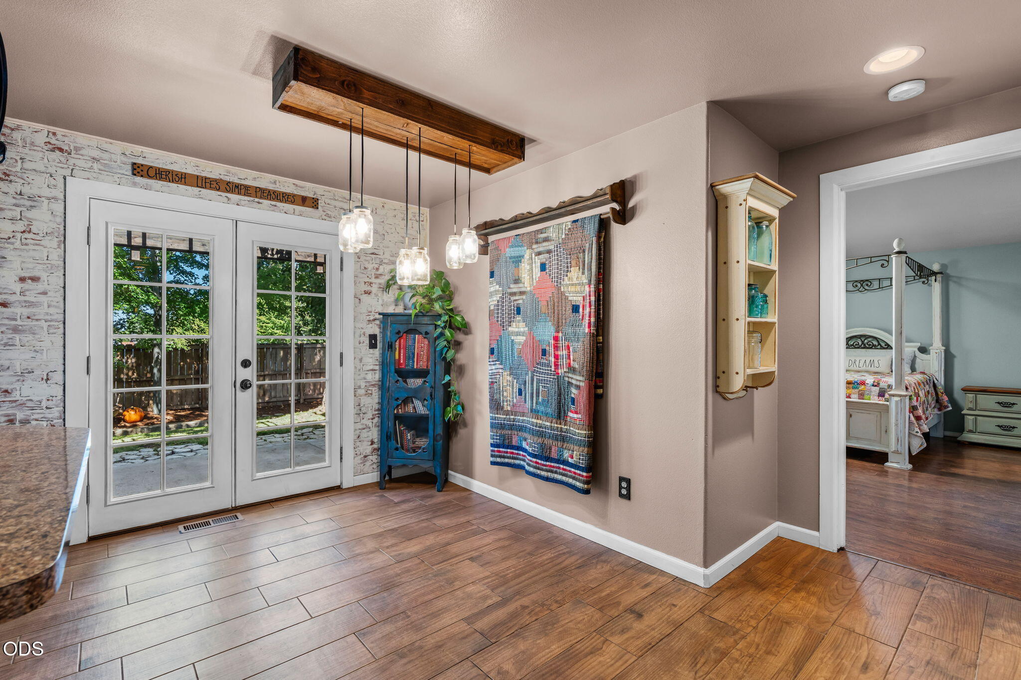 1923 NW Joshua Tree Court